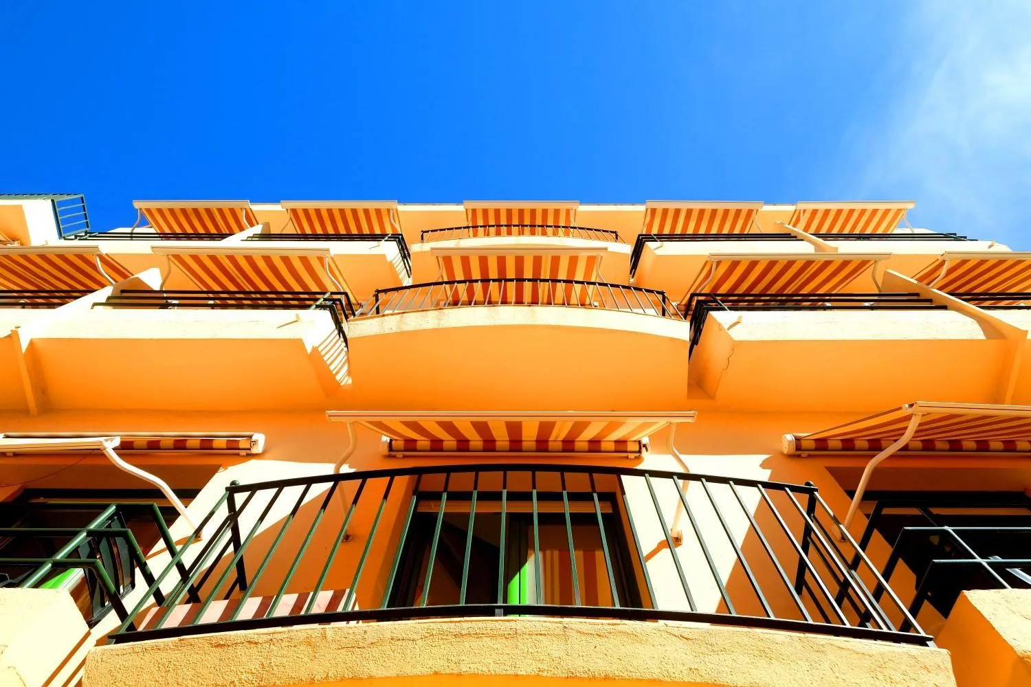 Facade/entrance in Hostal ROM Familiar