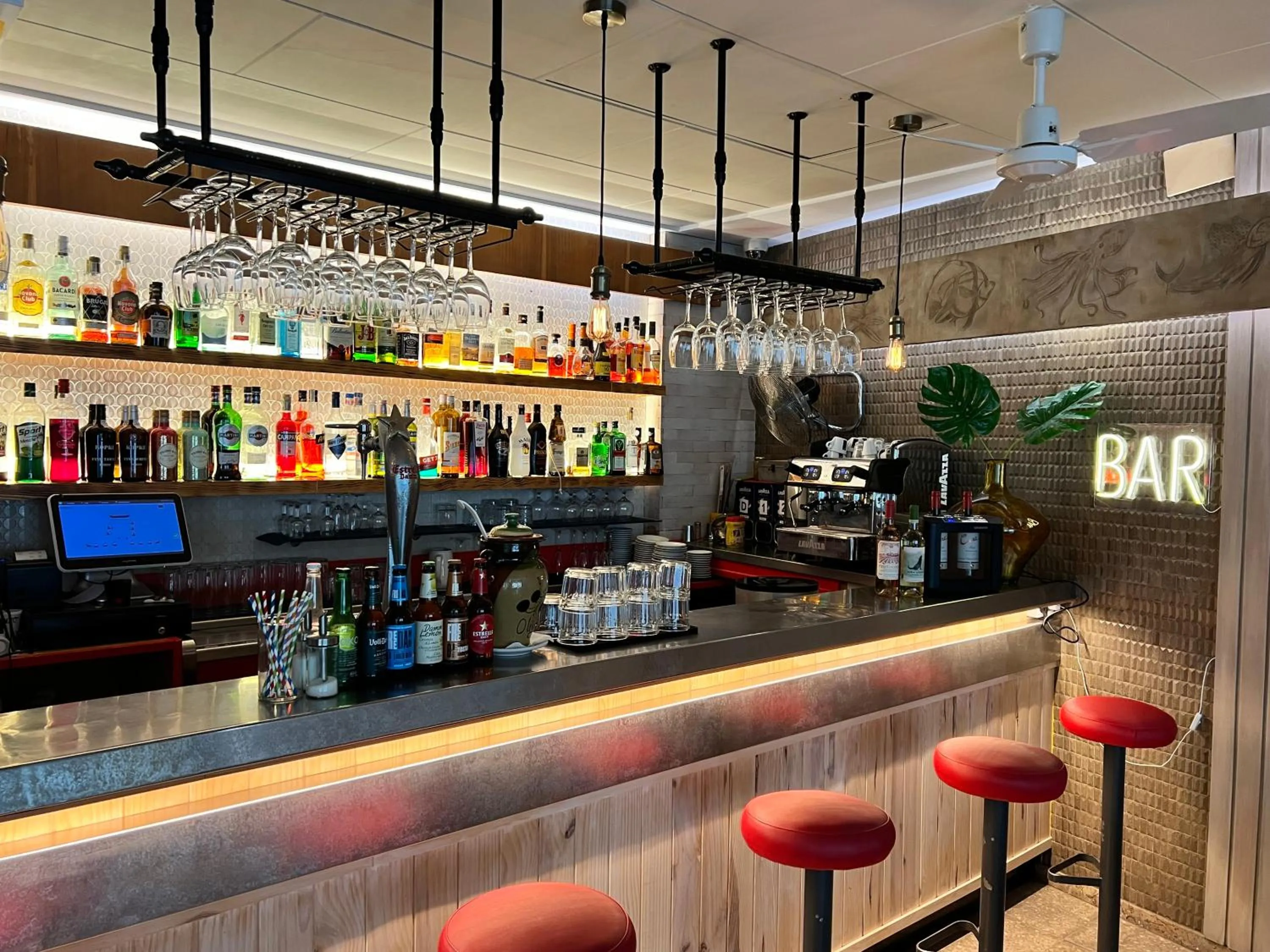 Lounge or bar in Hostal ROM Familiar