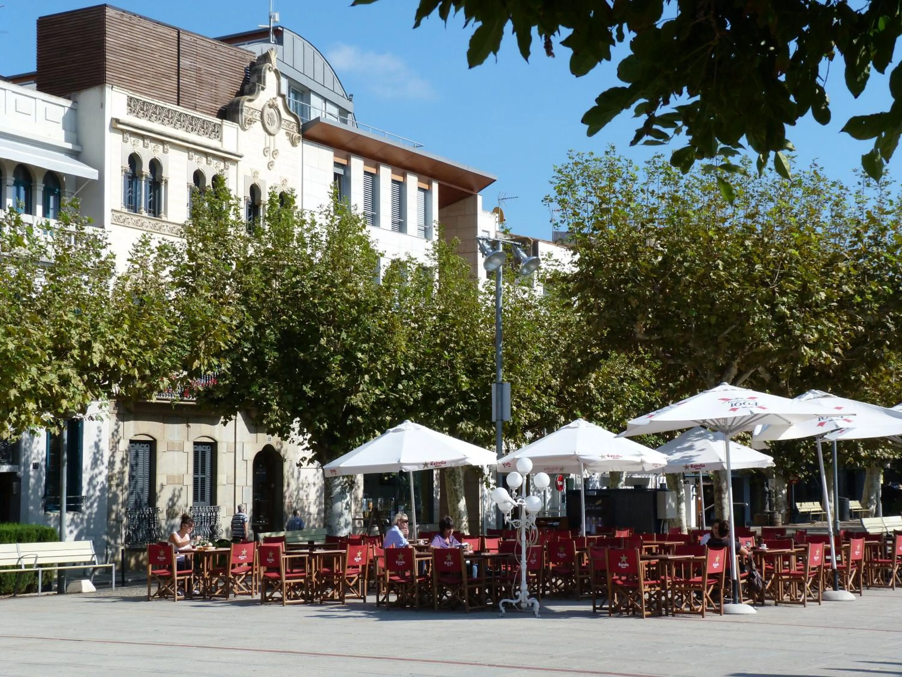 Restaurant/places to eat in Hostal ROM Familiar