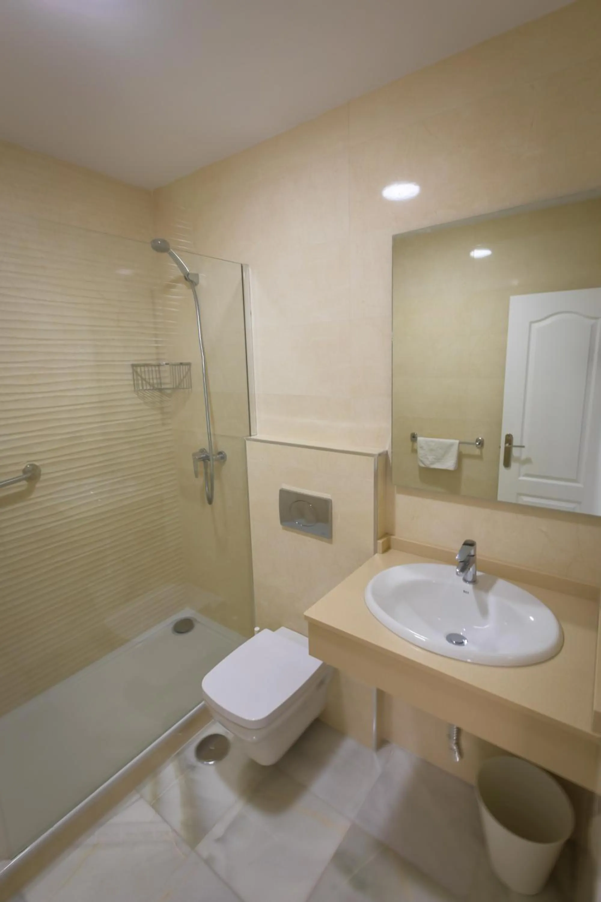 Bathroom in Apartamentos Las Rosas de Capistrano