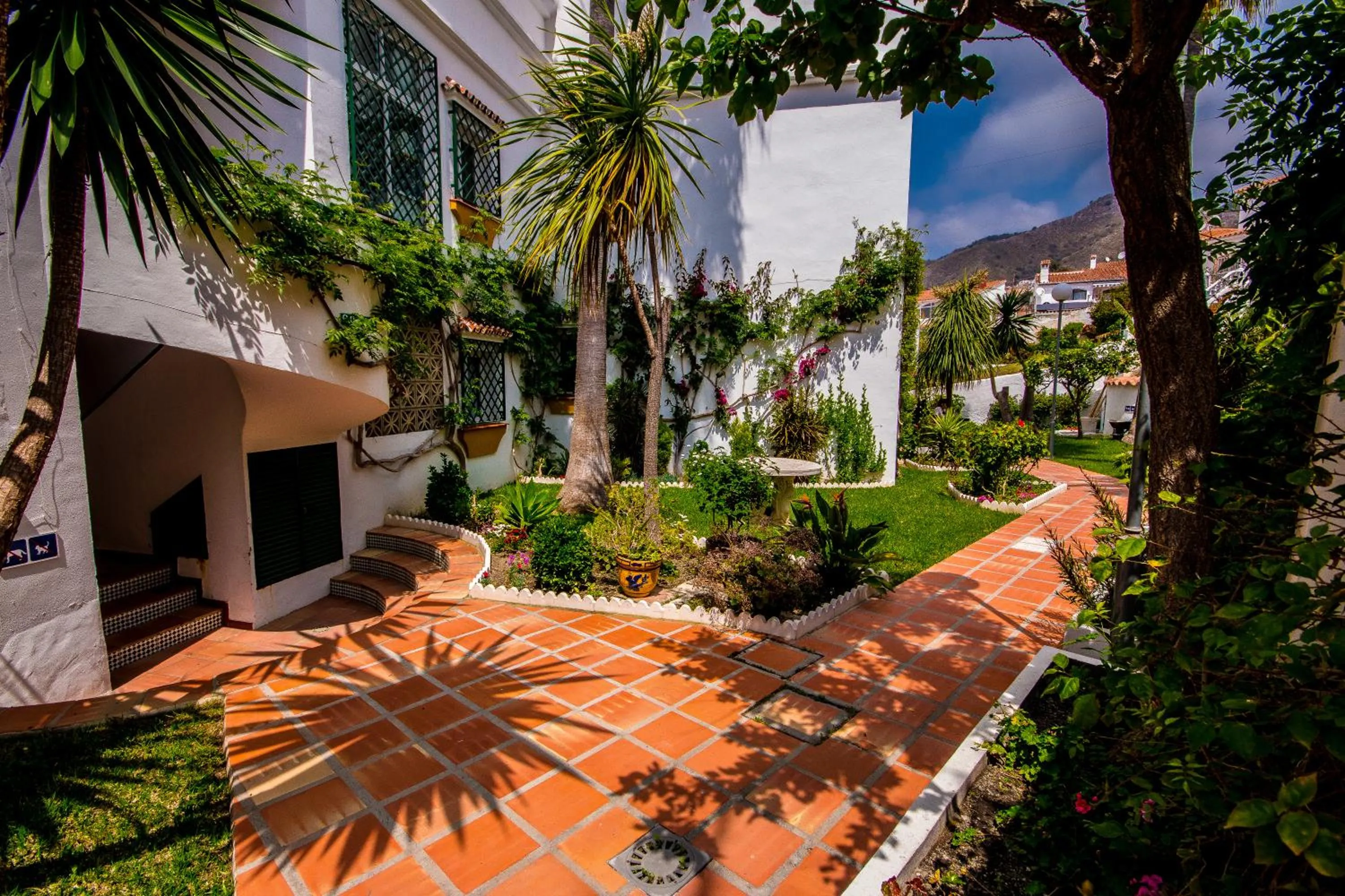 Garden view in Apartamentos Las Rosas de Capistrano