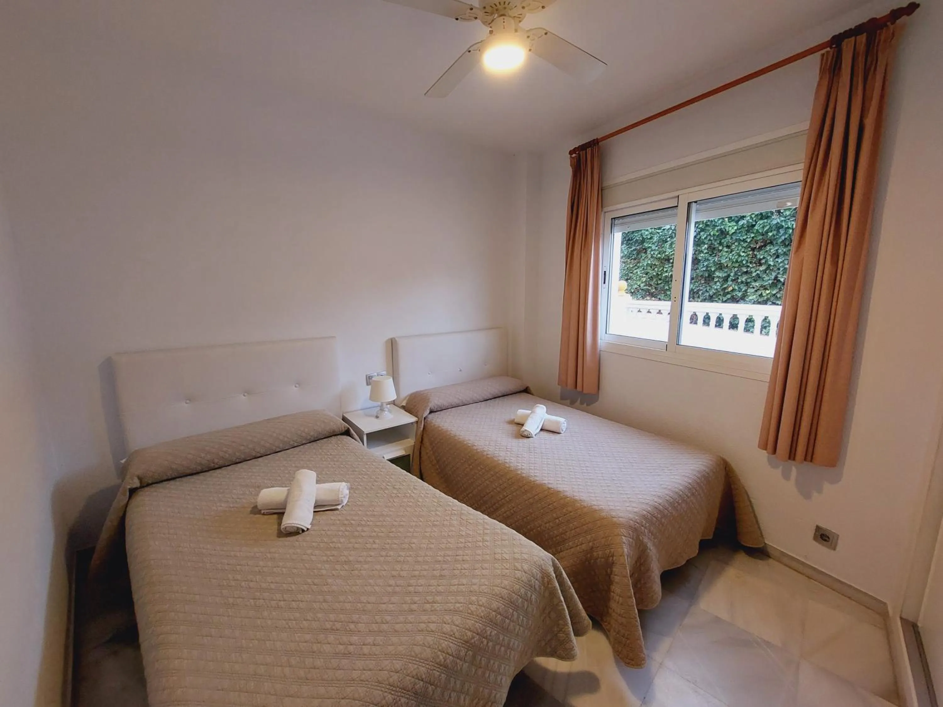 Photo of the whole room, Bed in Apartamentos Las Rosas de Capistrano