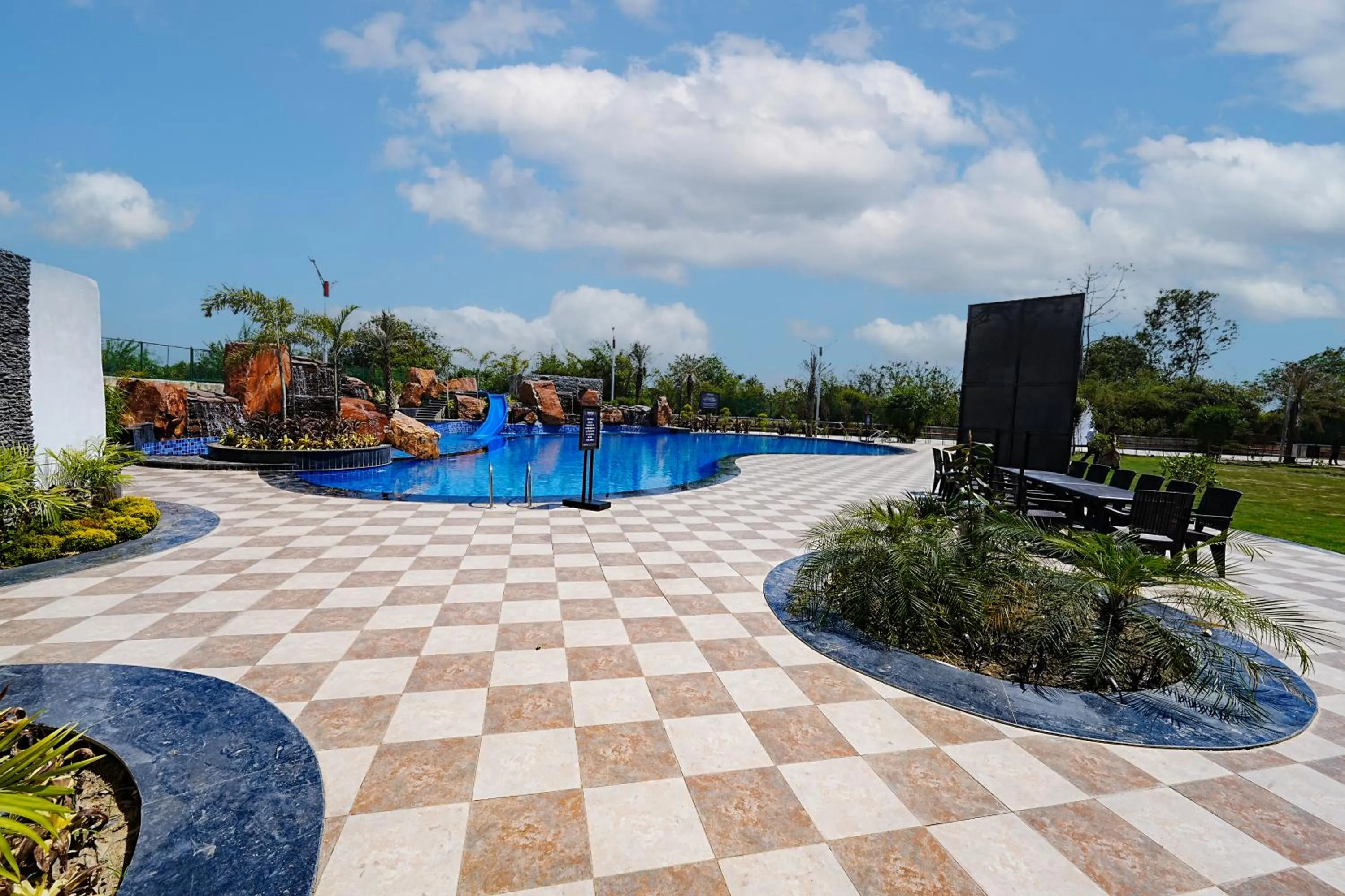 Swimming pool in ANANTUM GATEWAY RESORTS