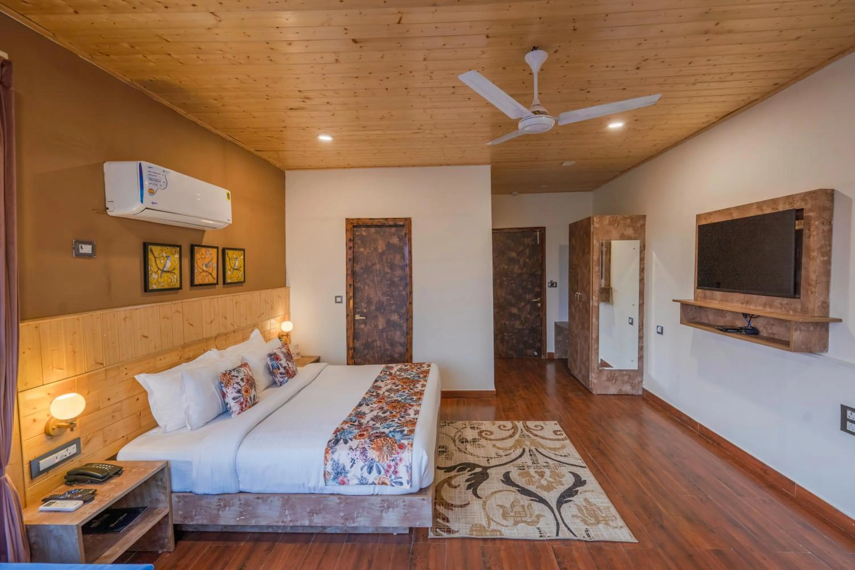 Bedroom, Bed in ANANTUM GATEWAY RESORTS