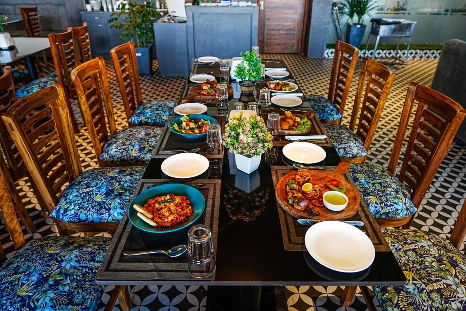 Restaurant/places to eat in ANANTUM GATEWAY RESORTS