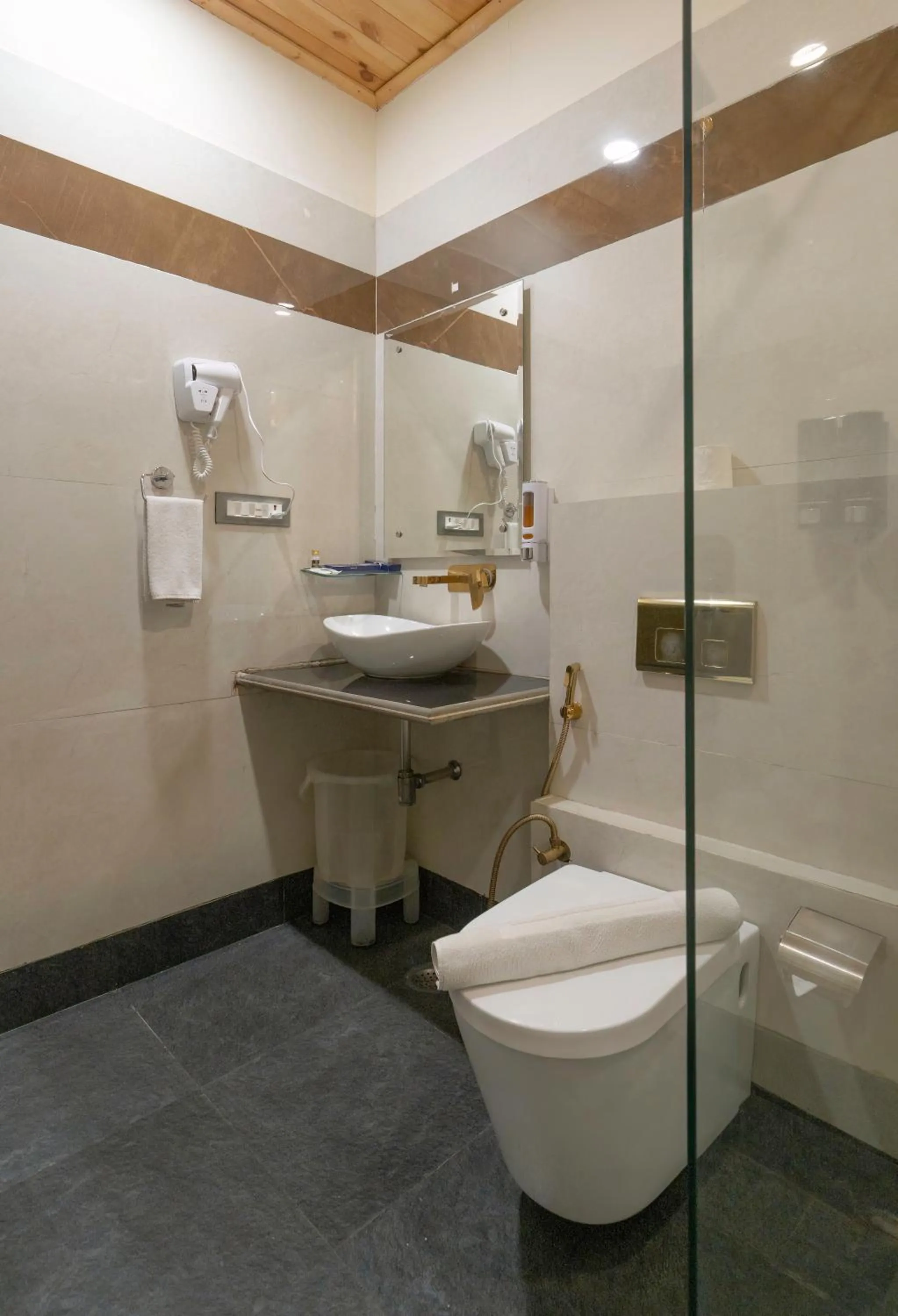 Bathroom in ANANTUM GATEWAY RESORTS