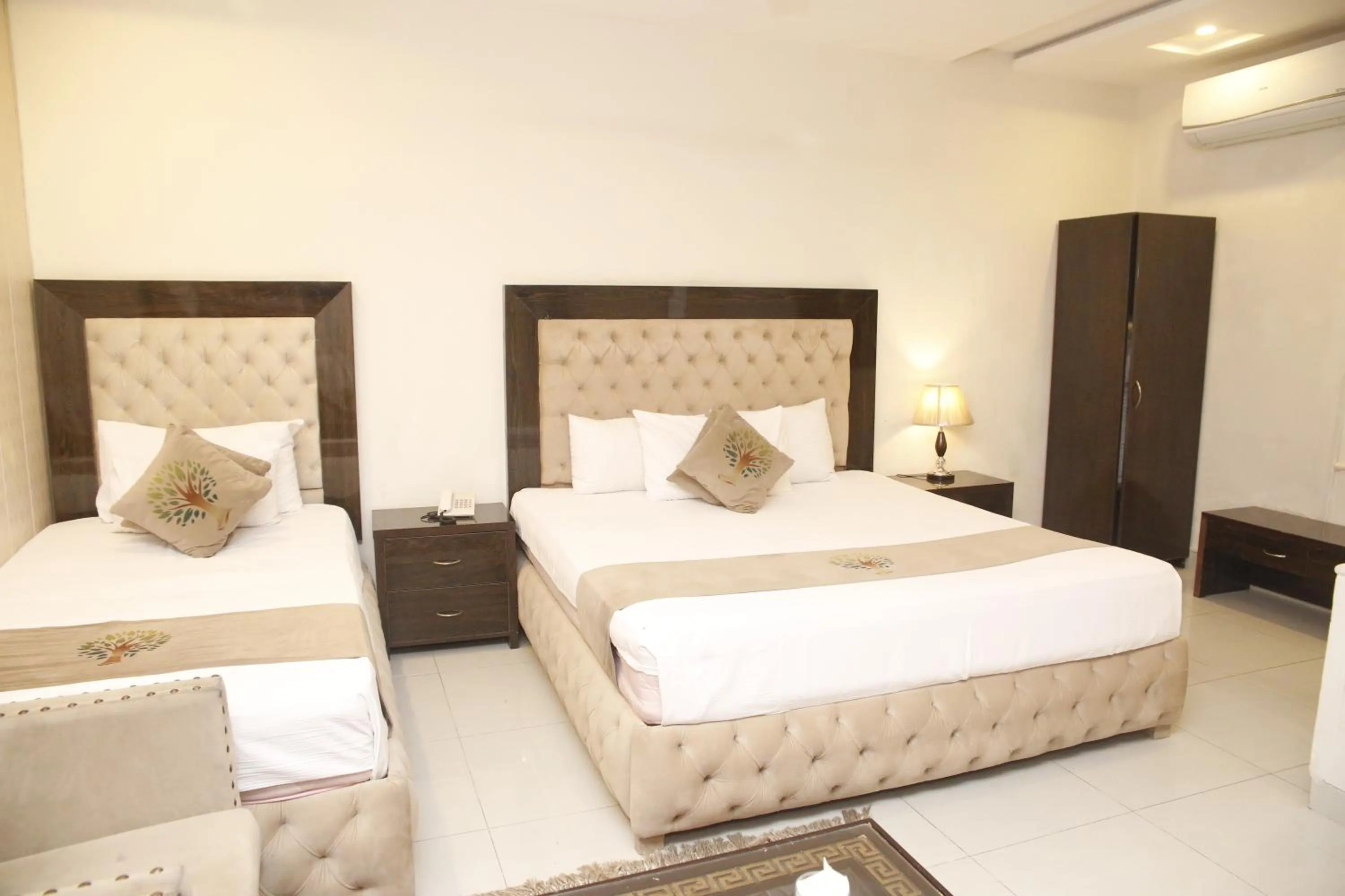 Bed in Park View Hotel Gulberg