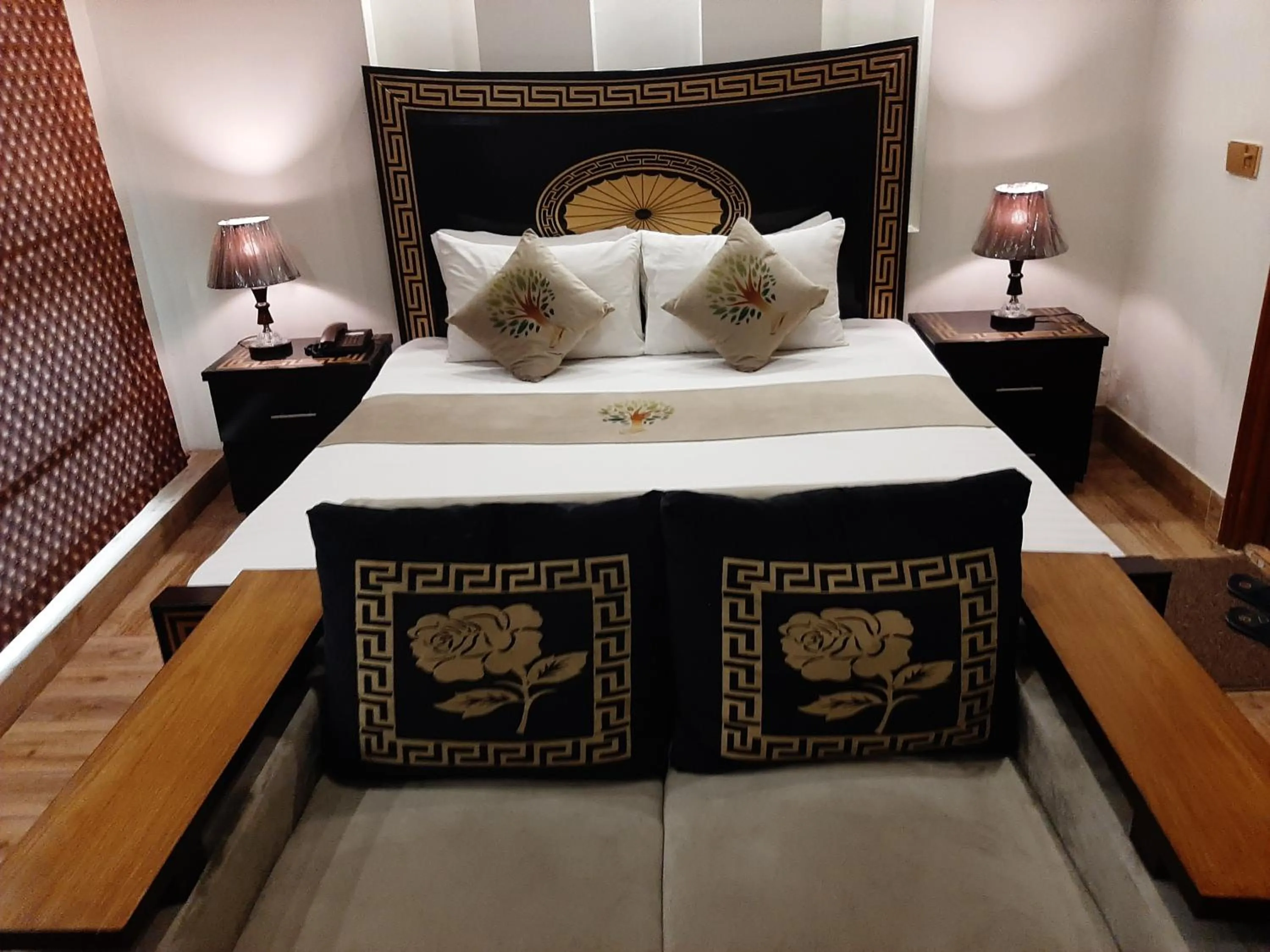 Bedroom, Bed in Park View Hotel Gulberg
