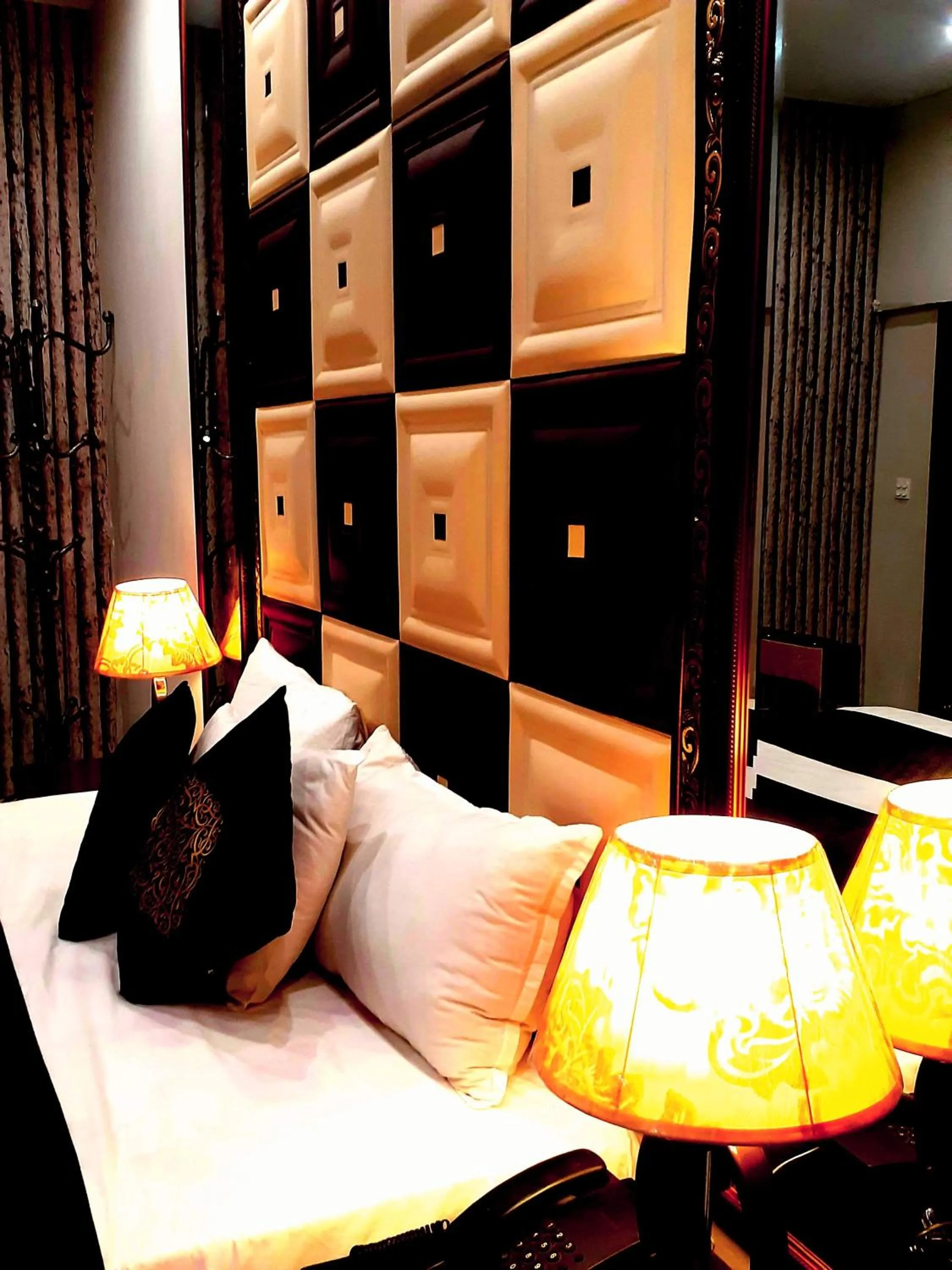 Bedroom, Bed in Park View Hotel Gulberg