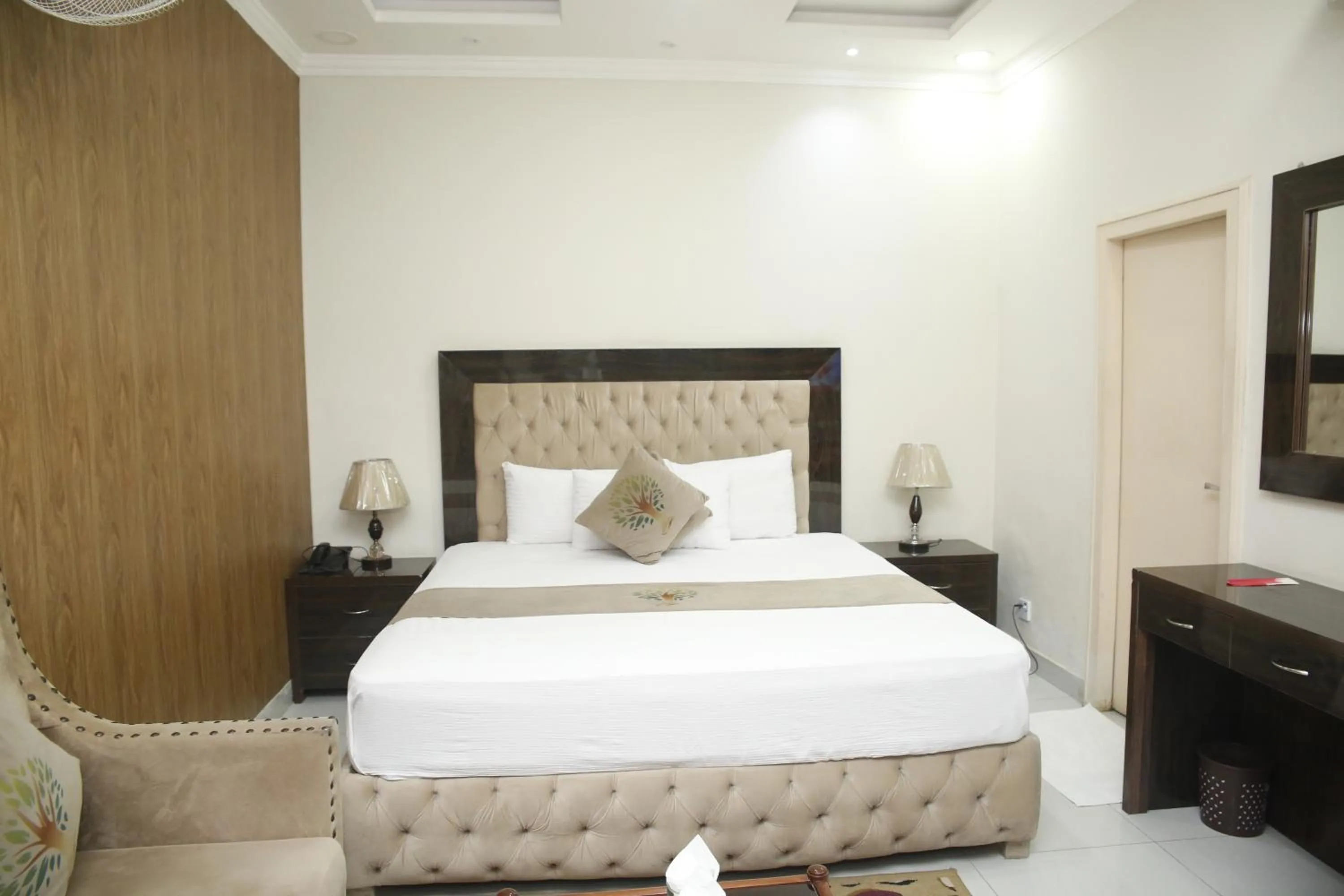 Bed in Park View Hotel Gulberg