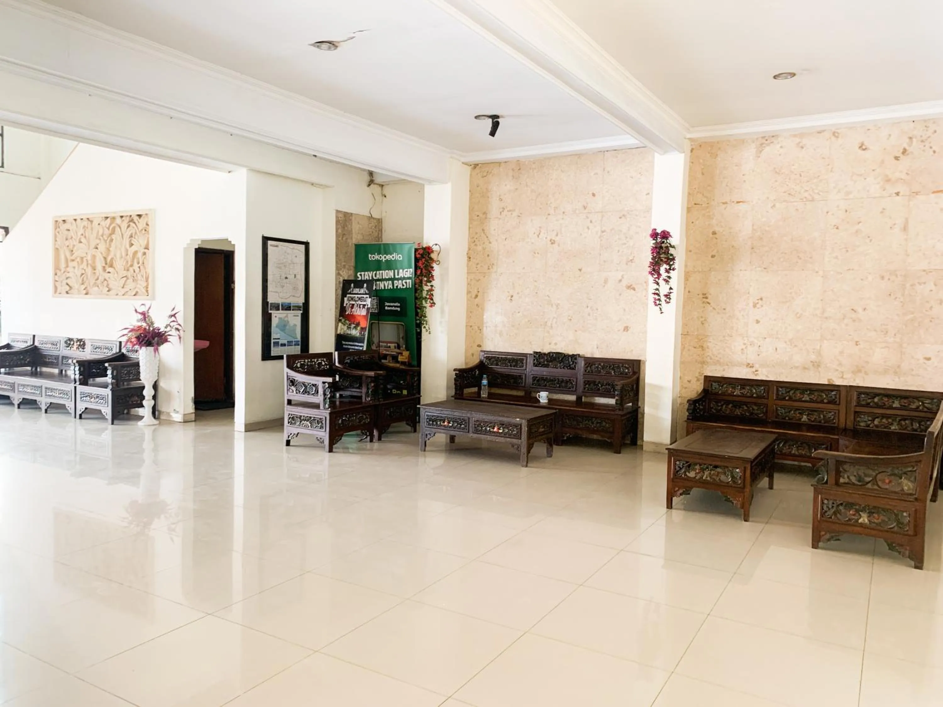 Lobby or reception, Lobby/Reception in Musafira Hotel Syariah Malioboro Yogyakarta Mitra RedDoorz