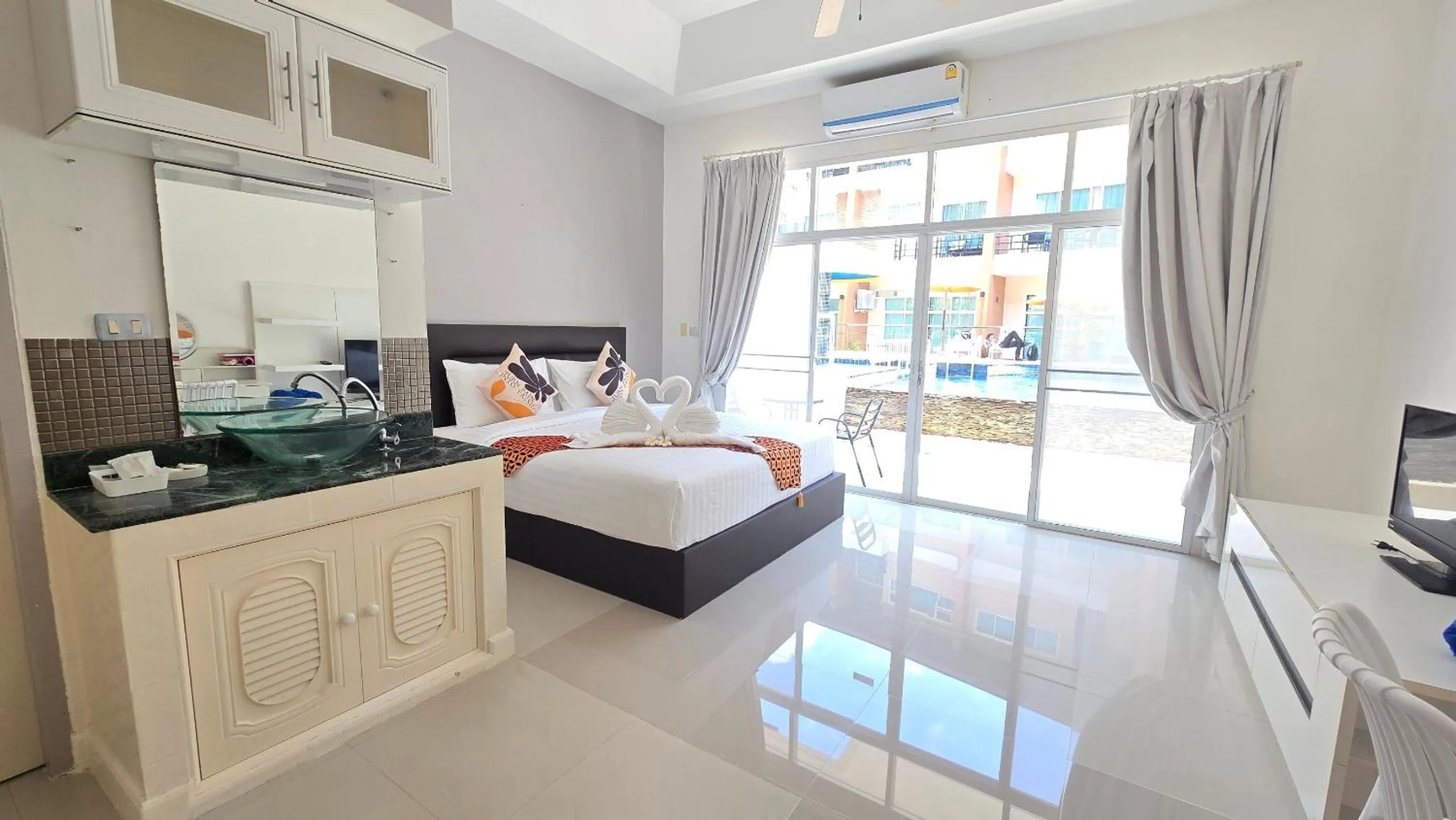 Bed in Sea Boss Homestay