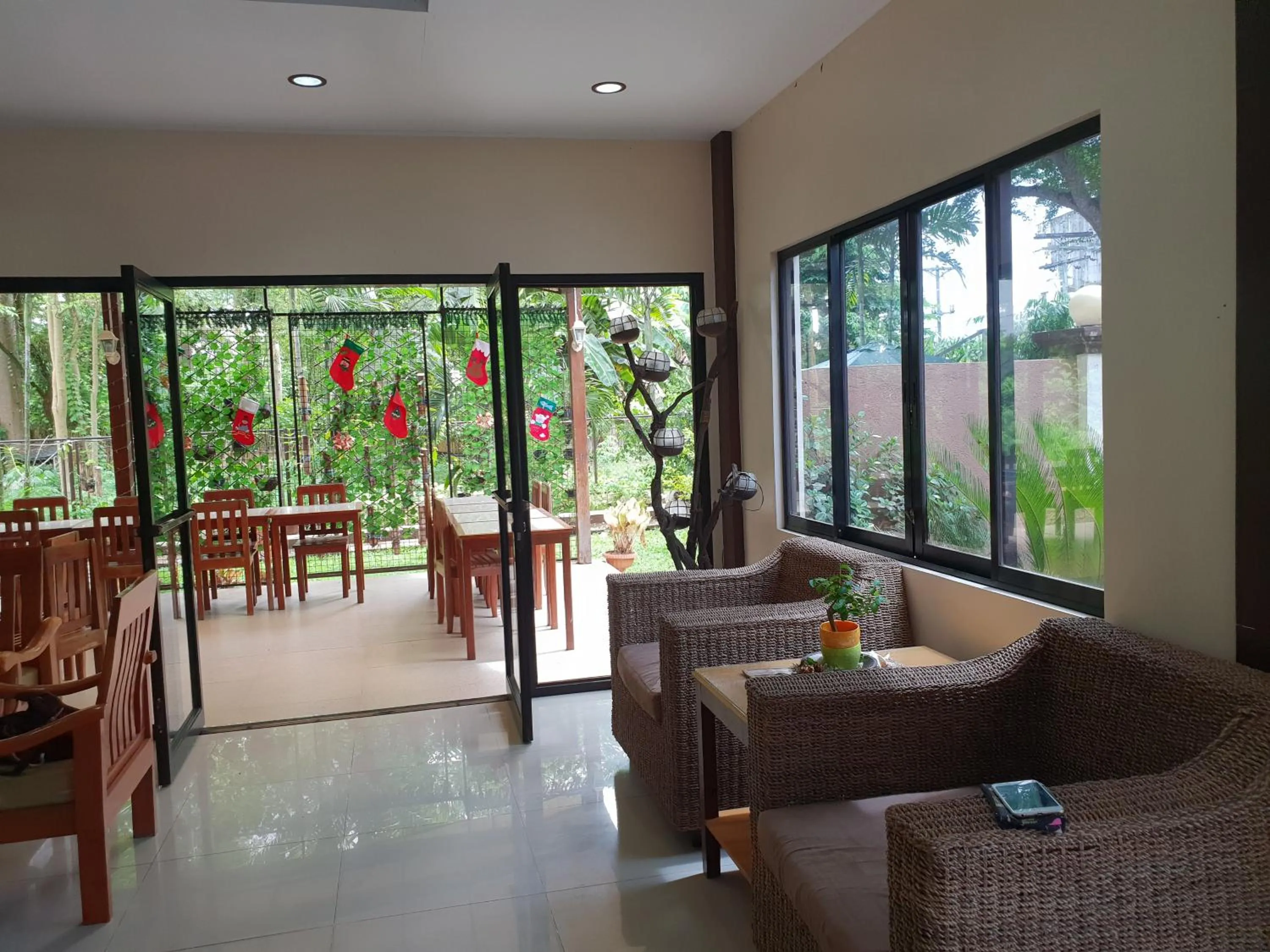 Garden in DIAKOPES INN