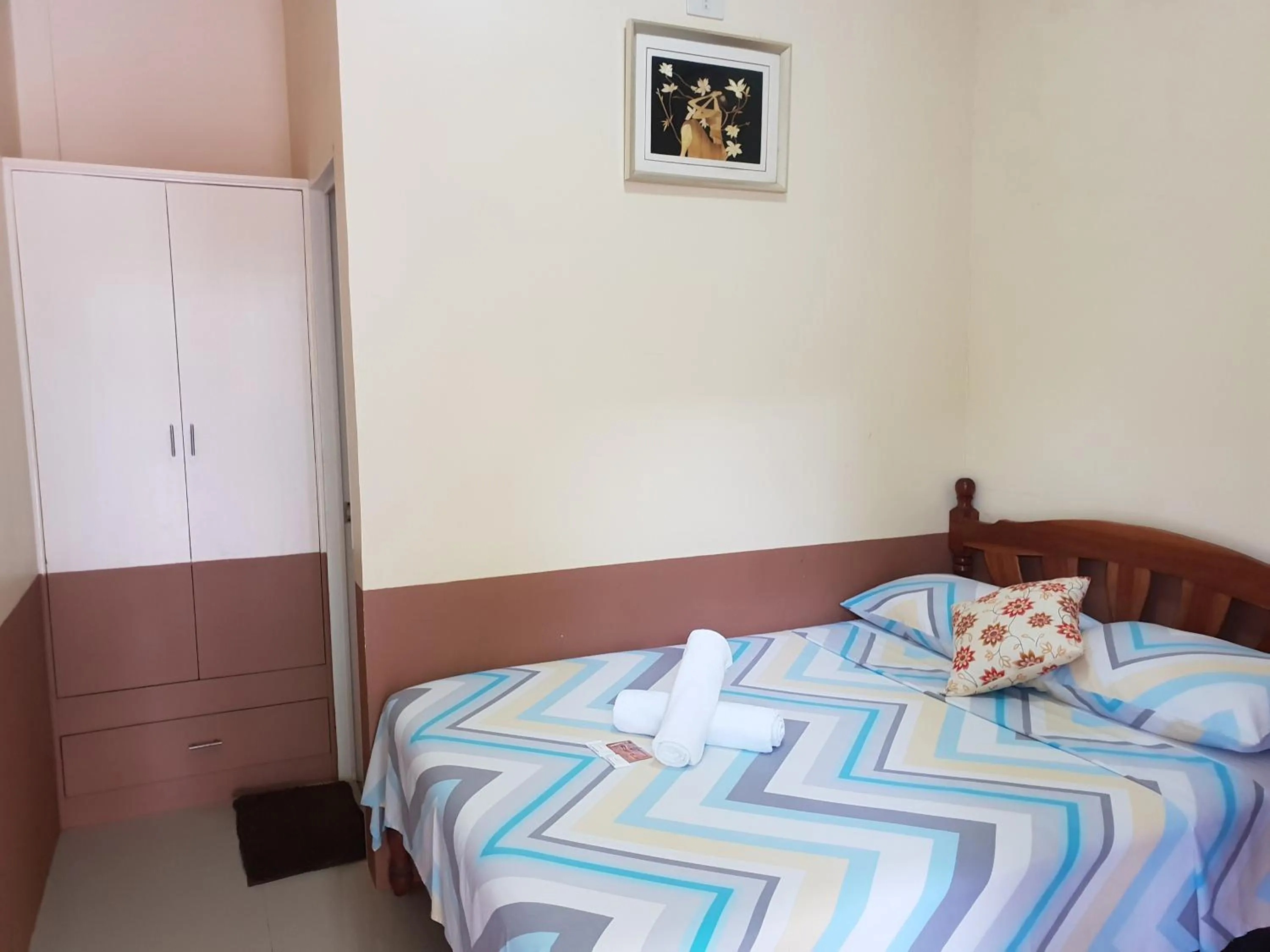 Bedroom, Bed in DIAKOPES INN