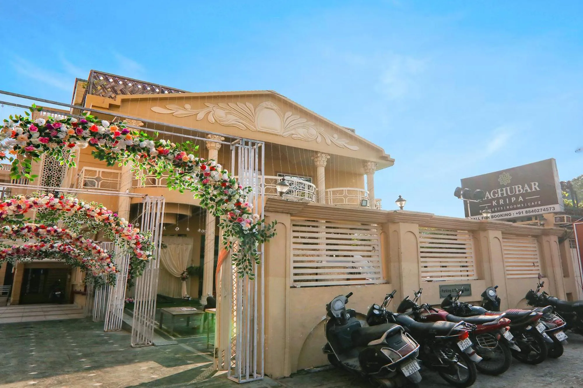 Facade/entrance in FabHotel Raghubar Kripa