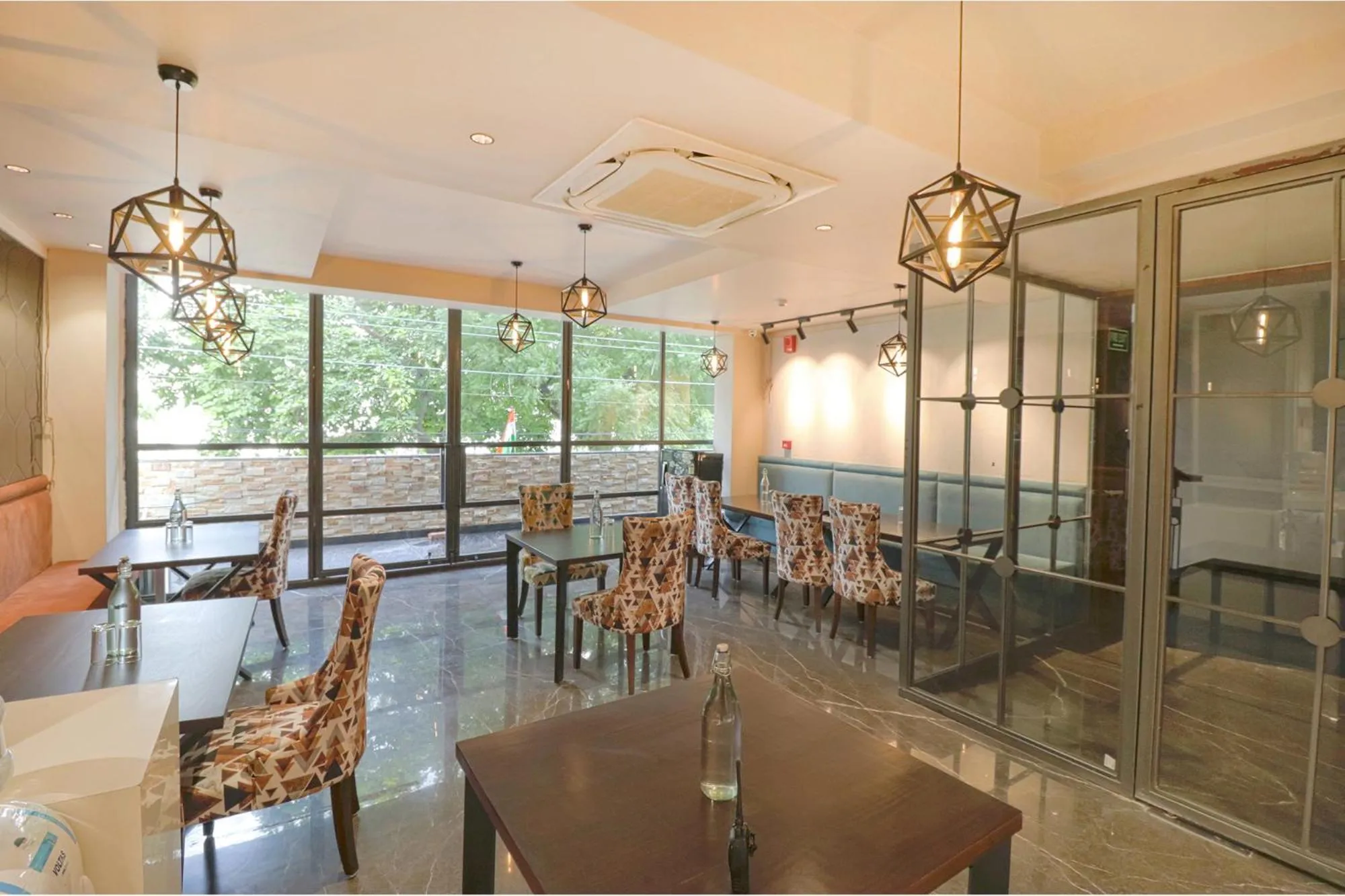 Restaurant/places to eat in FabHotel Prime Shanit