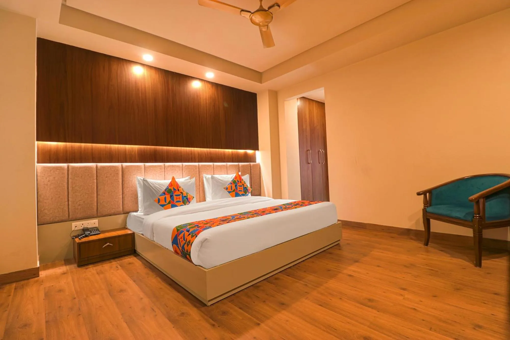 Photo of the whole room, Bed in FabHotel Prime Shanit