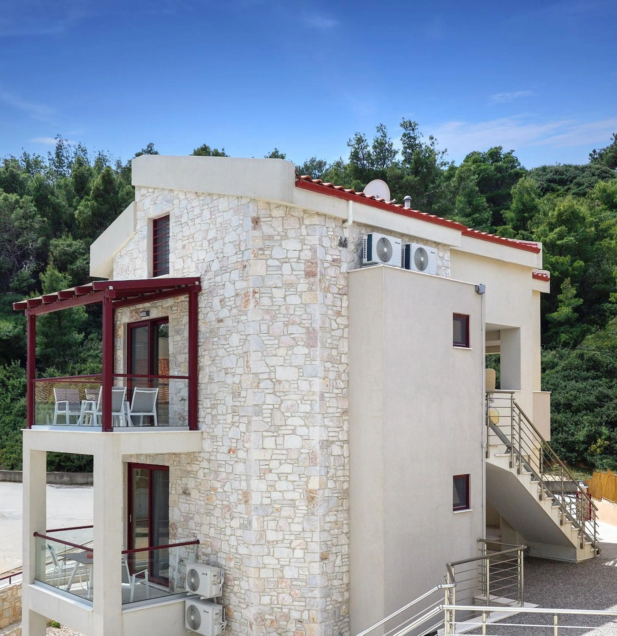 Property building in Elpiniki Luxury Rooms