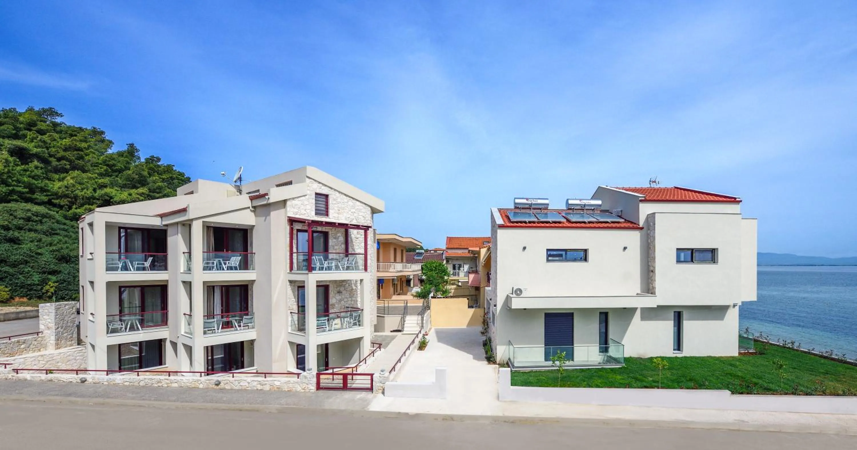 Property building in Elpiniki Luxury Rooms