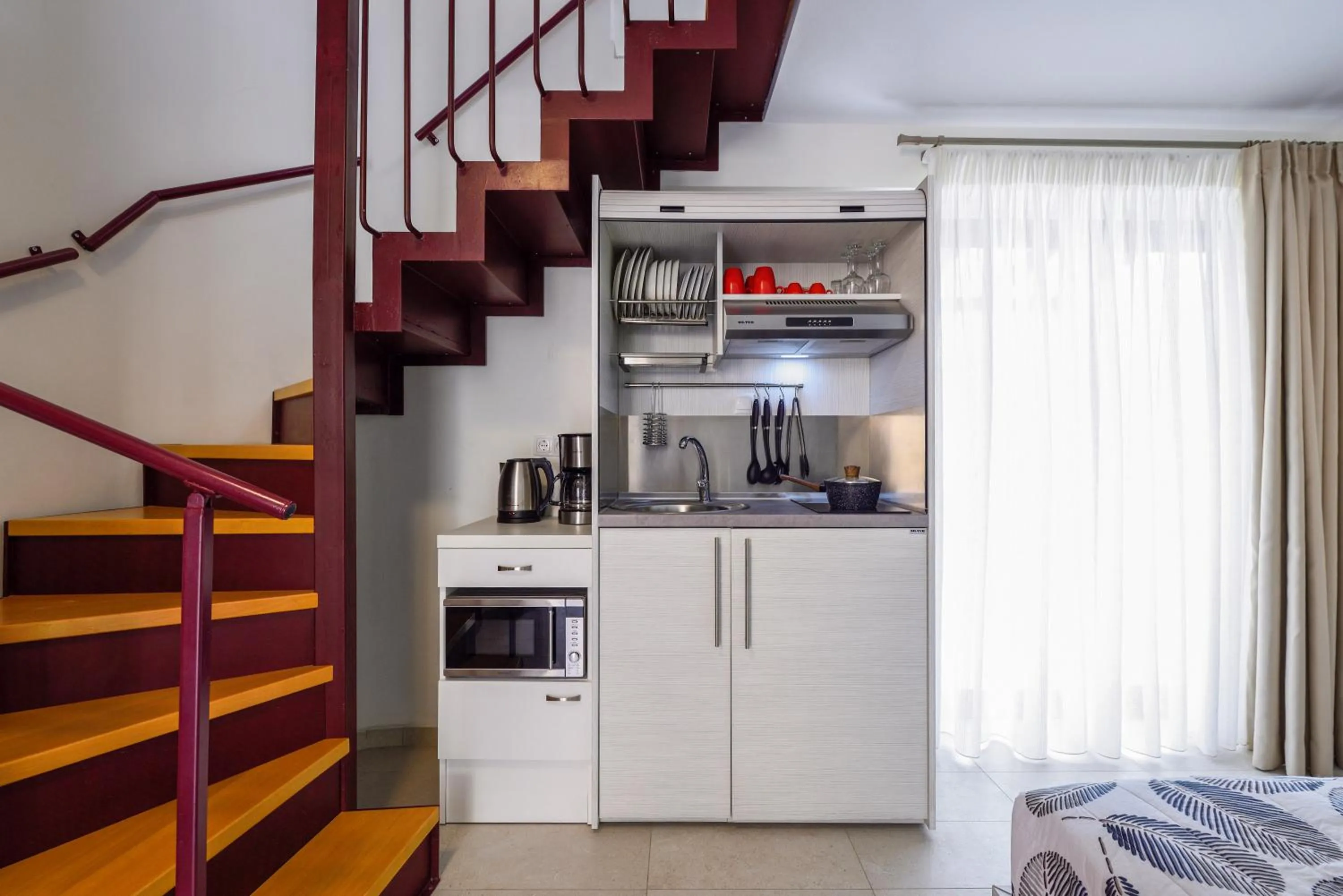 Coffee/tea facilities in Elpiniki Luxury Rooms