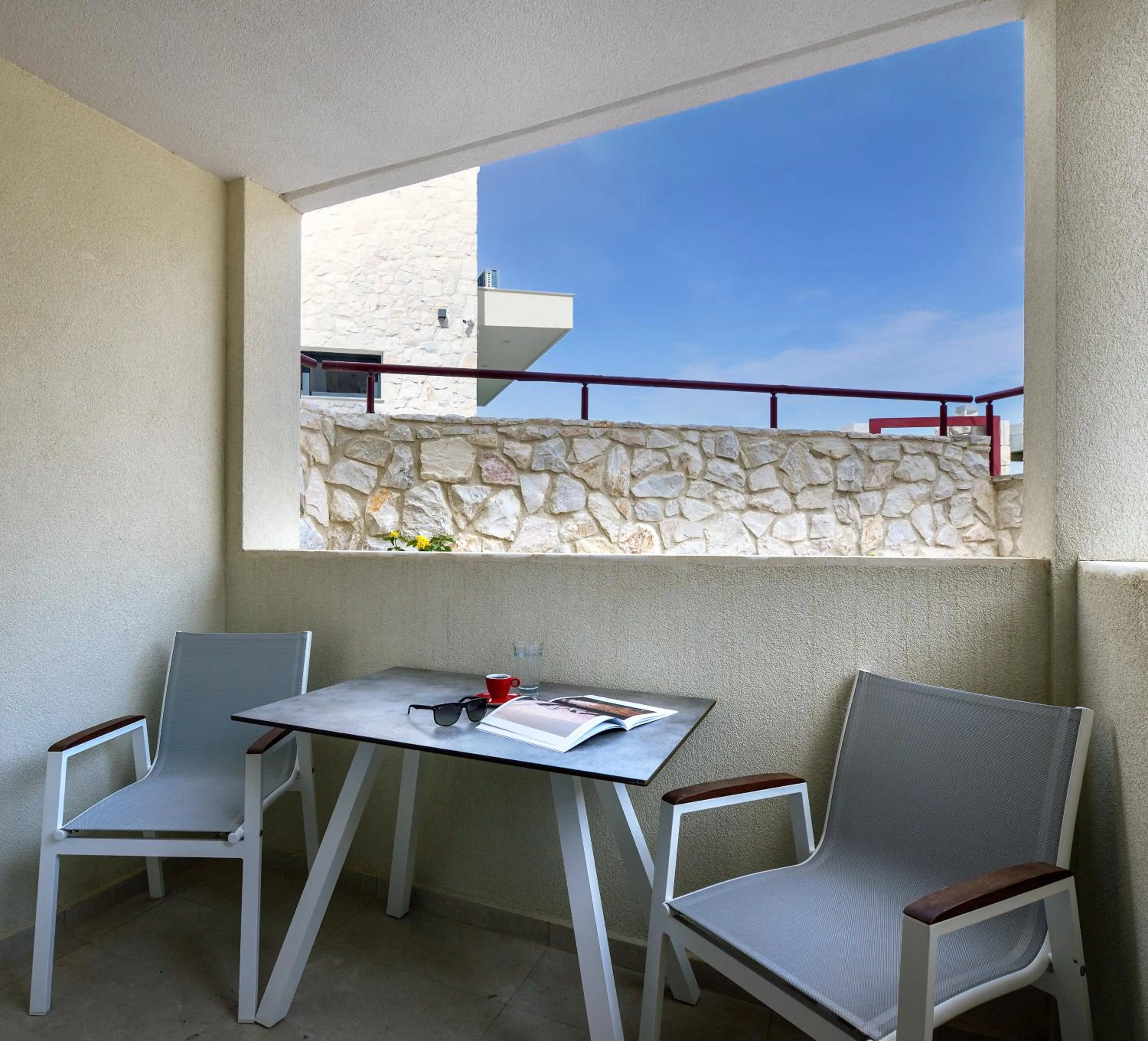 Patio in Elpiniki Luxury Rooms