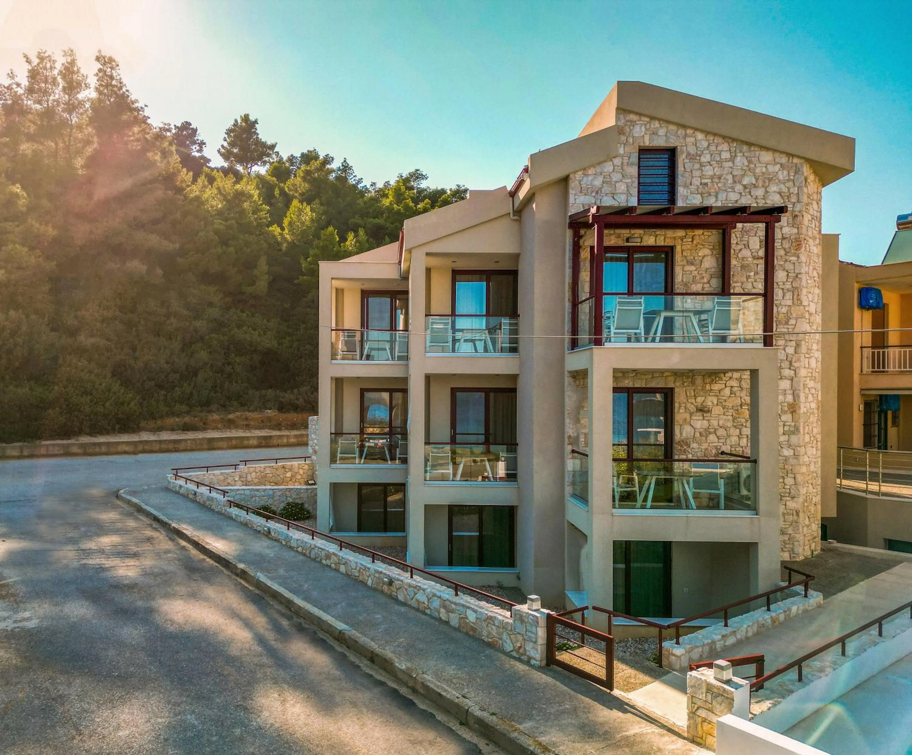 Property building in Elpiniki Luxury Rooms