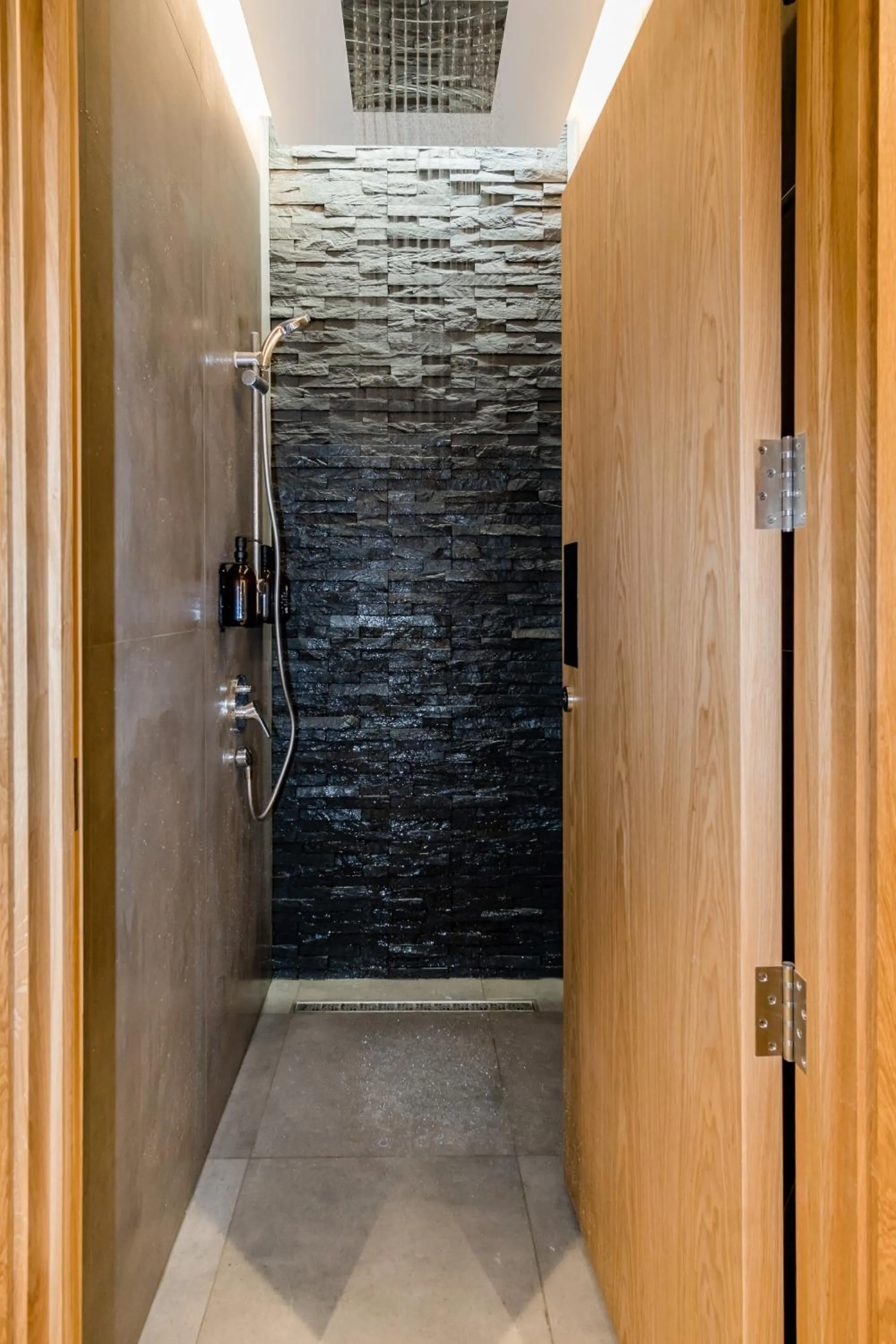 Shower in Sleepover Doha North Node - formerly sleep 'n fly