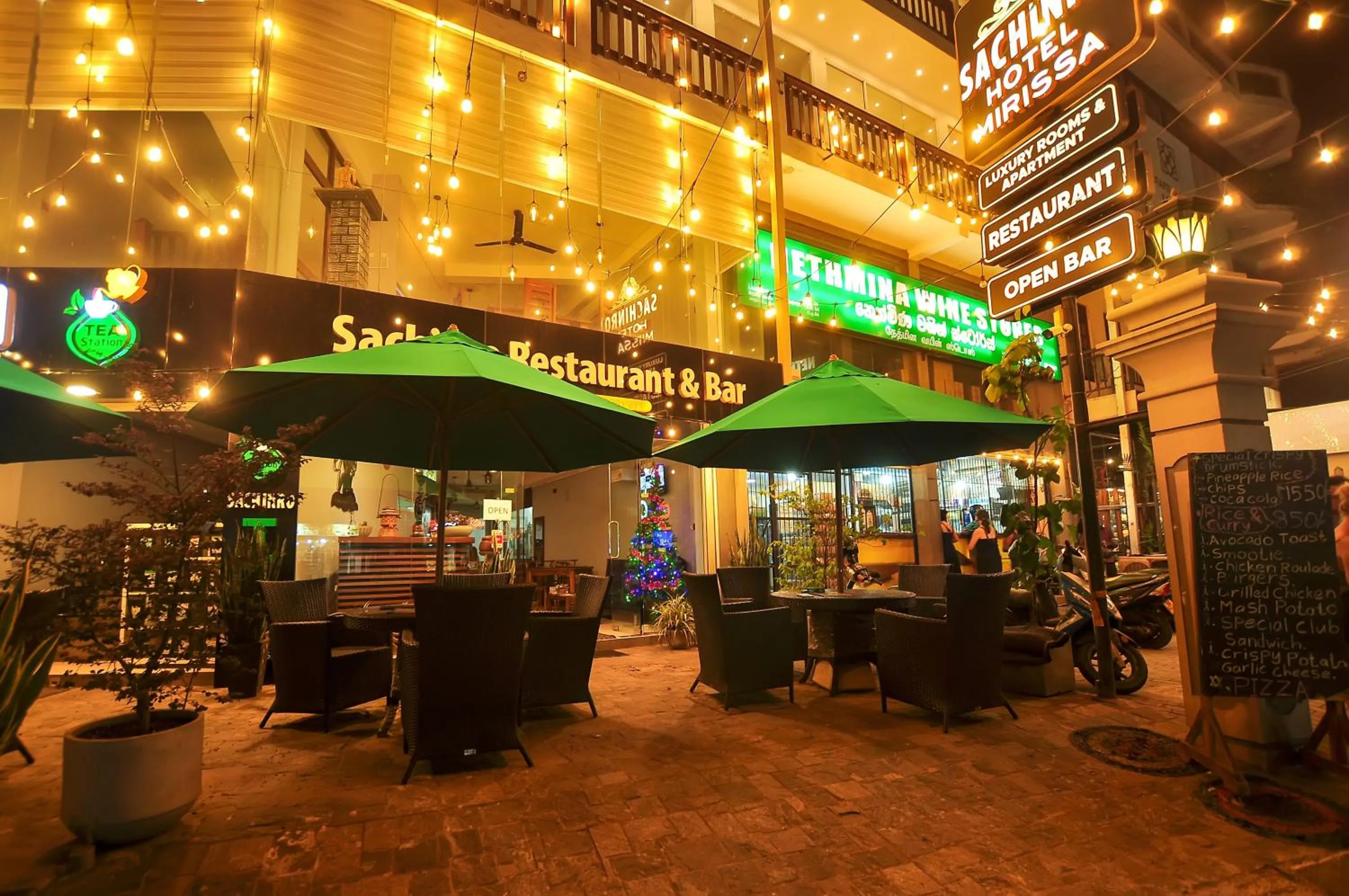 Restaurant/places to eat in Sachinro Hotel Mirissa