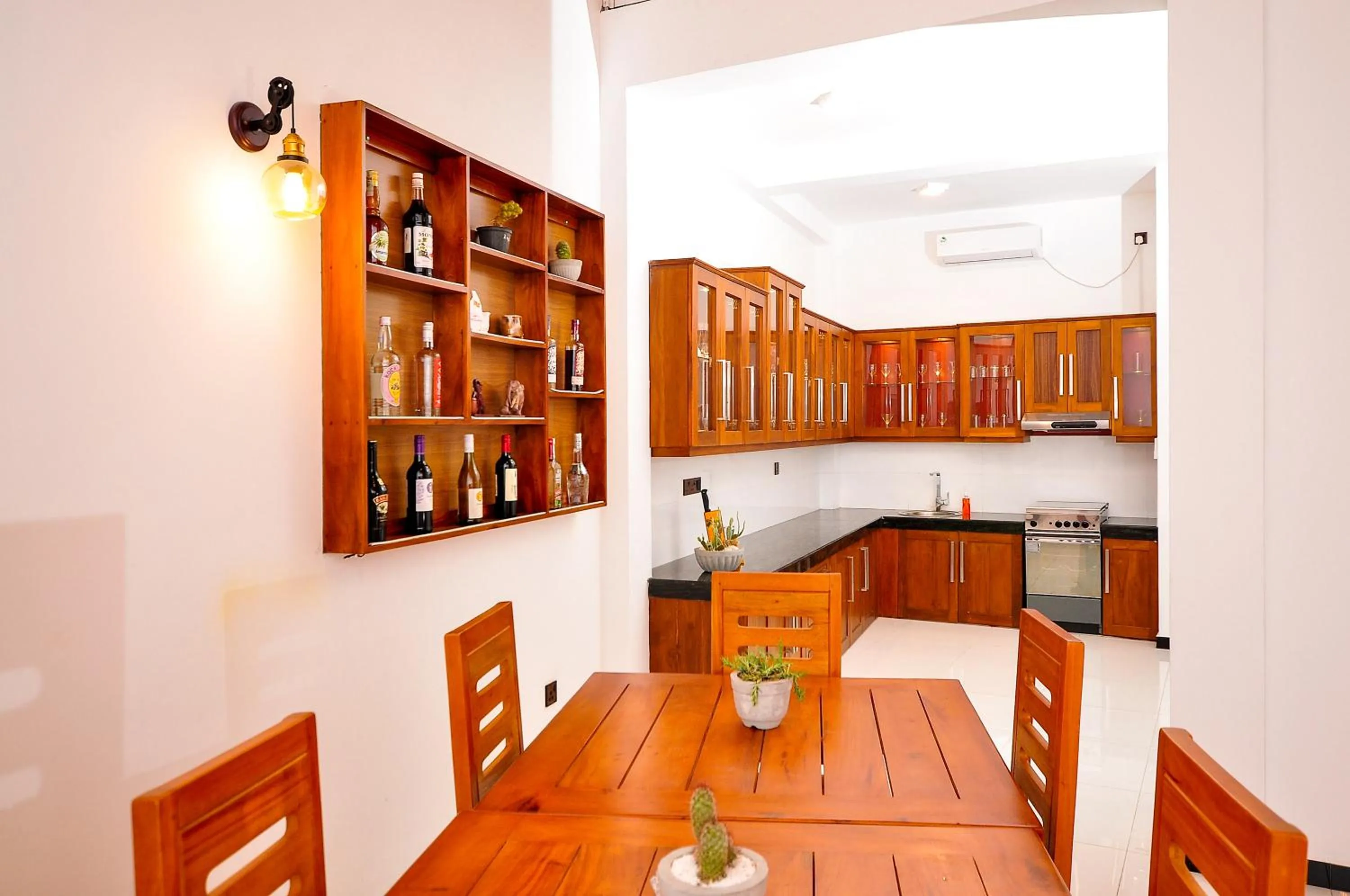 Kitchen or kitchenette in Sachinro Hotel Mirissa