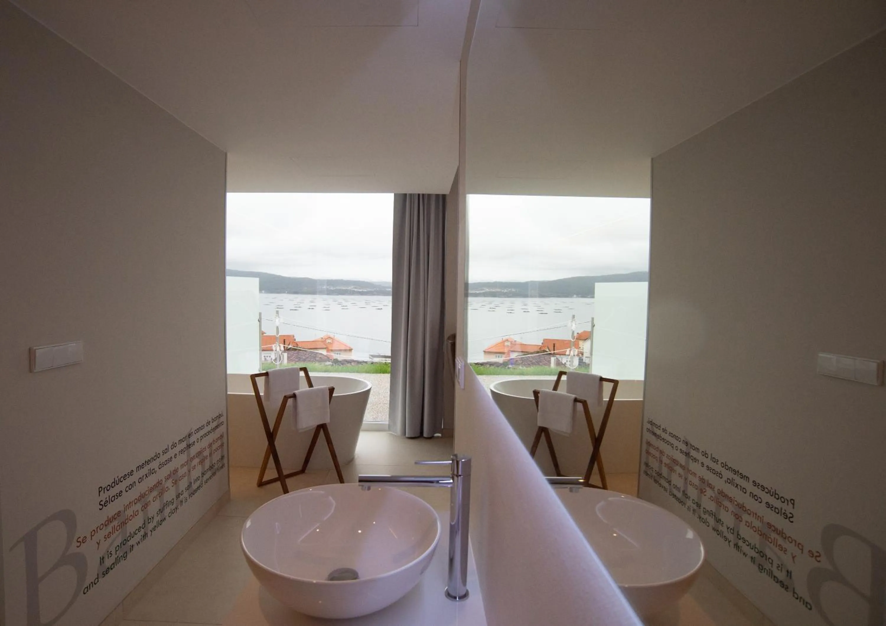 Bathroom in Otantus Hotel