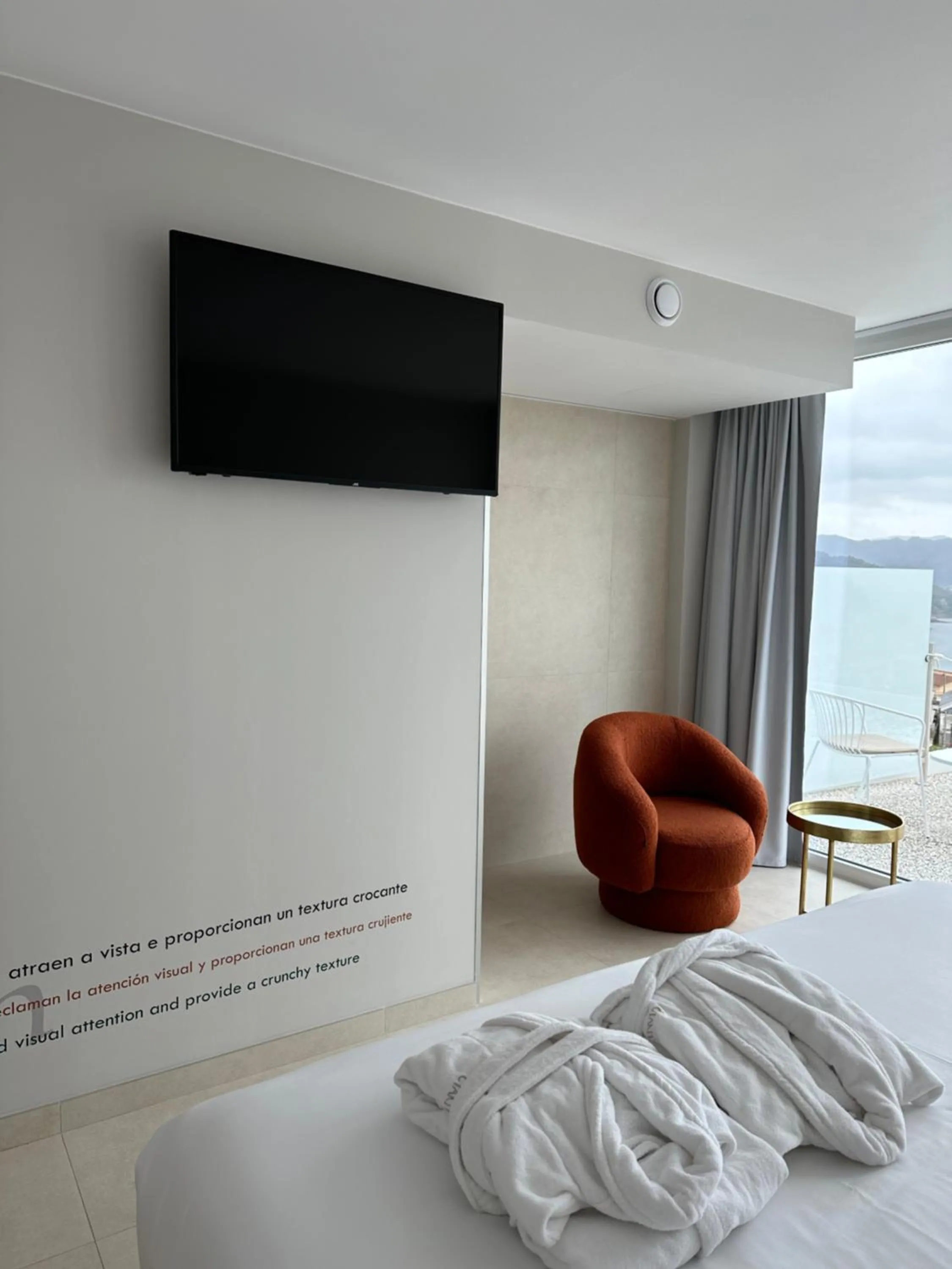 TV and multimedia in Otantus Hotel