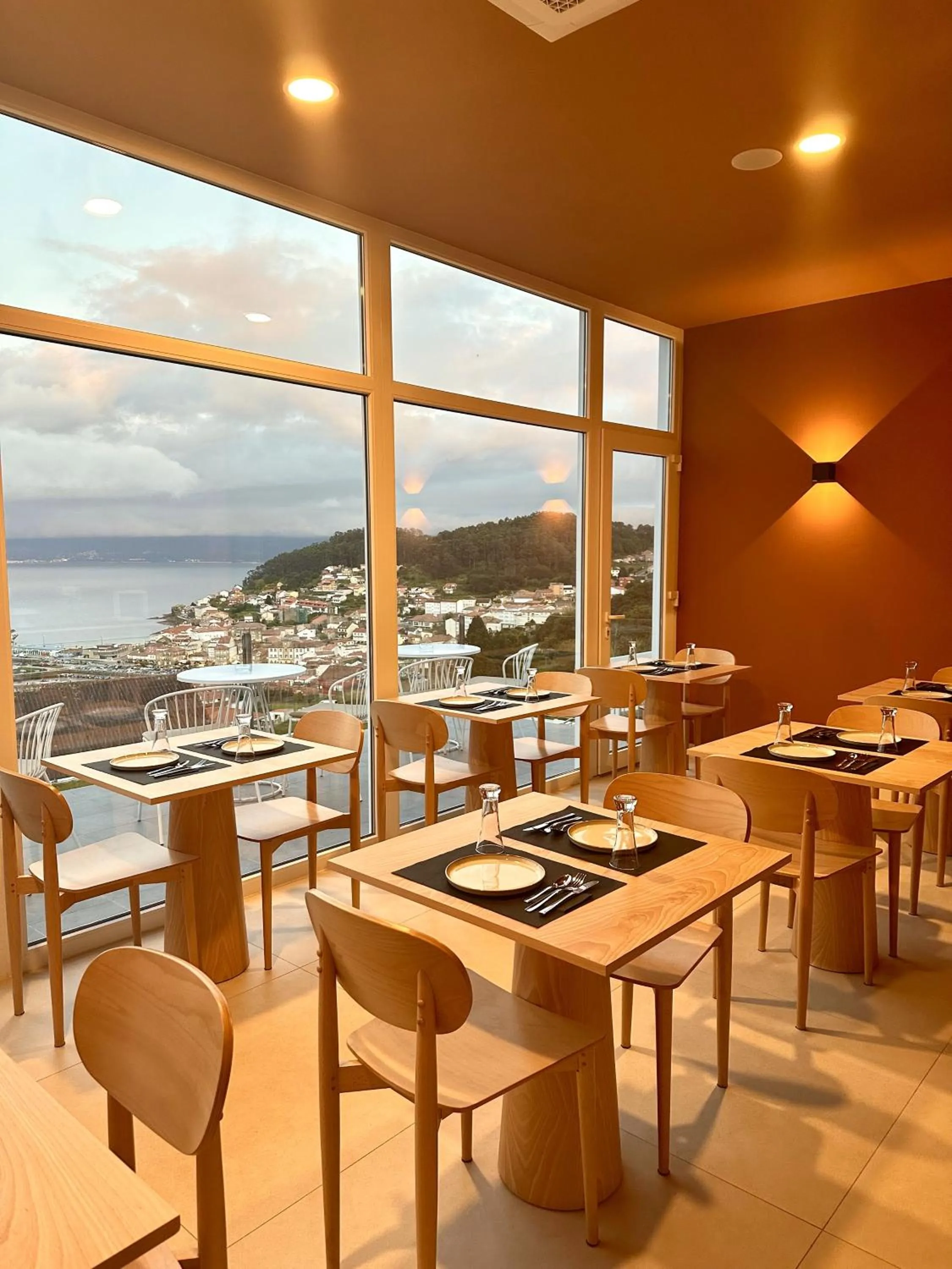 Restaurant/places to eat in Otantus Hotel