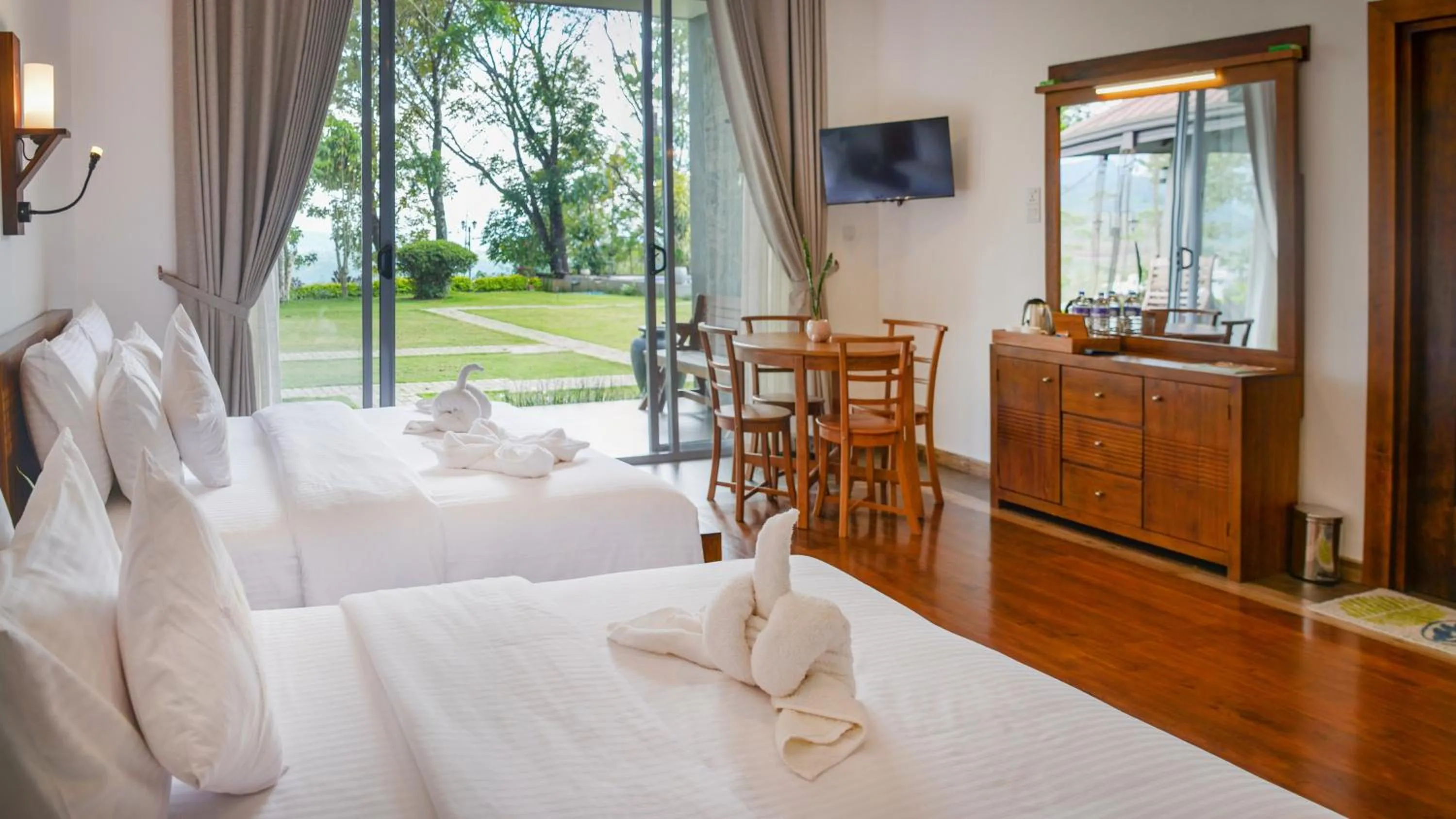 Bedroom, Bed in Grand Argyle Resort