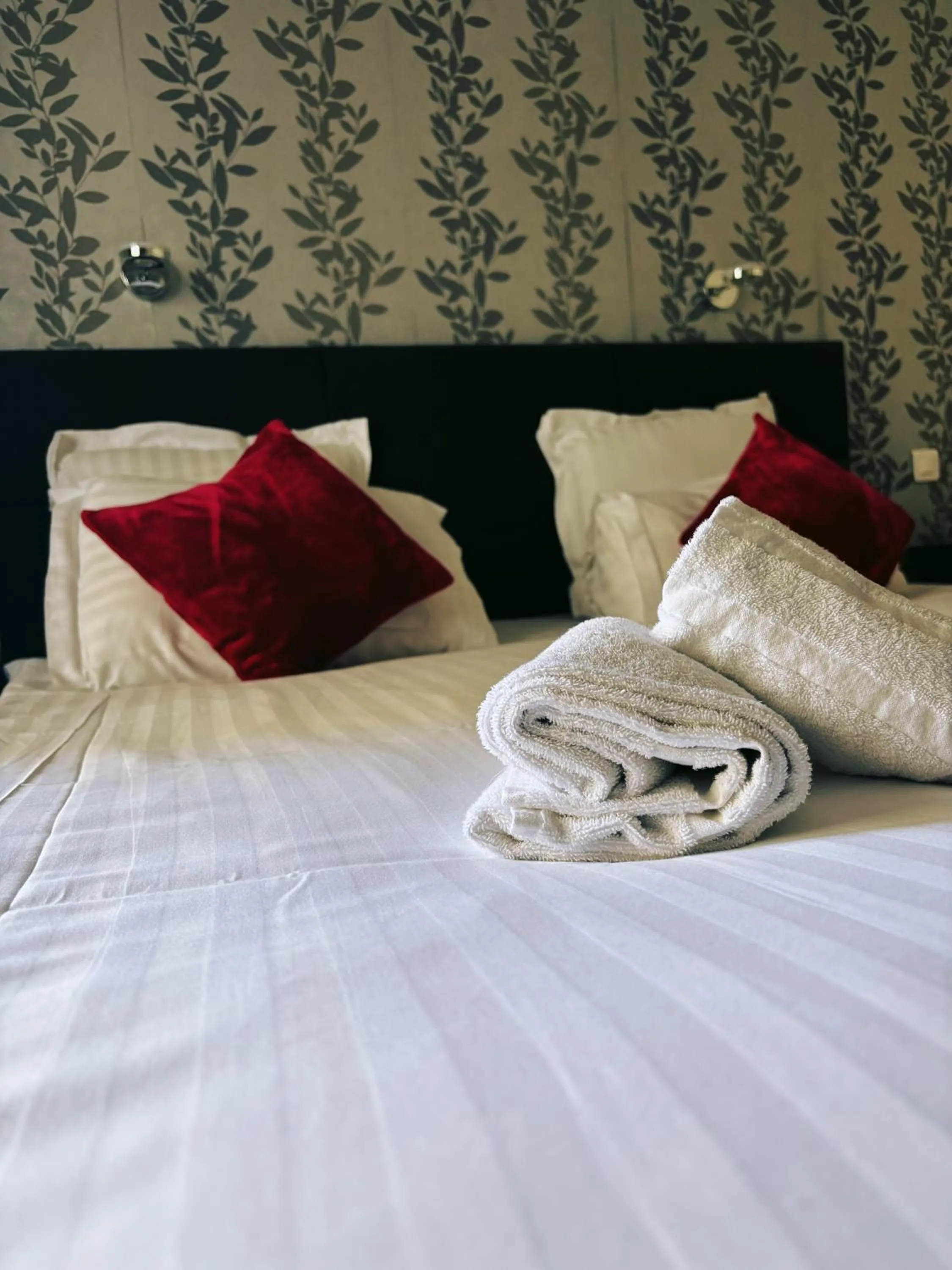 Bed in Hotel Le Divona "au coeur de Divonne"