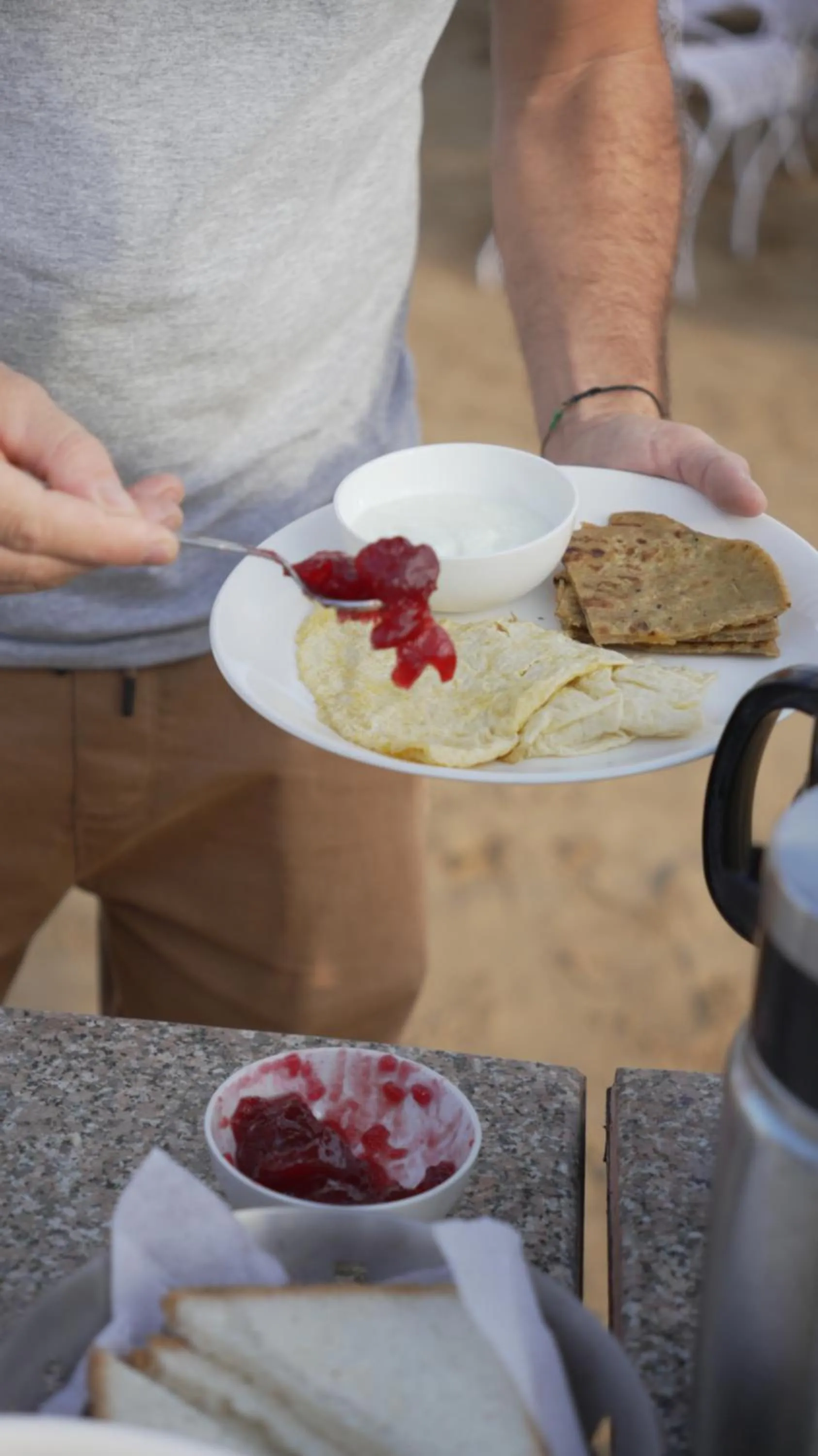 Food and drinks in Bikaner Desert Camp and Resort