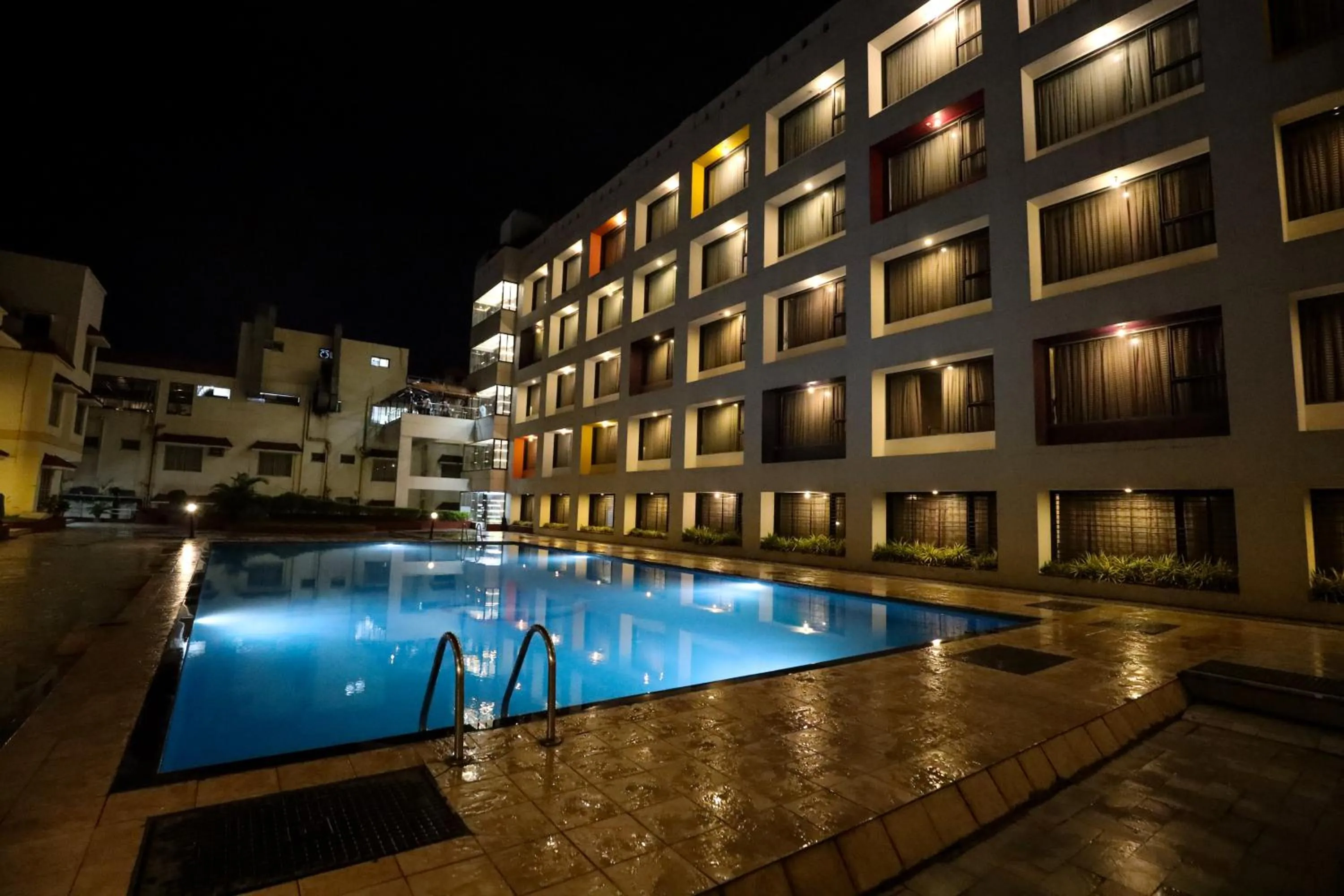 Property building in Hotel Atithi, Aurangabad