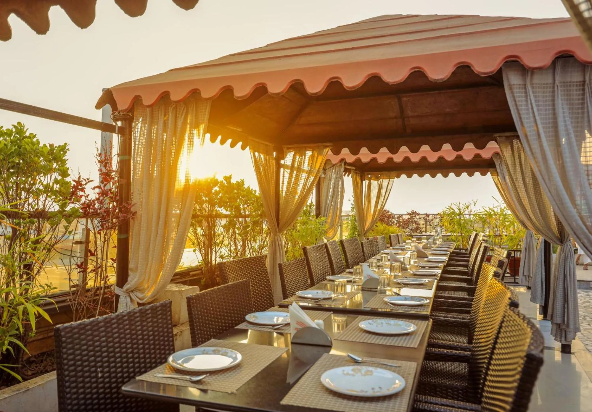 Dining area in Hotel Atithi, Aurangabad