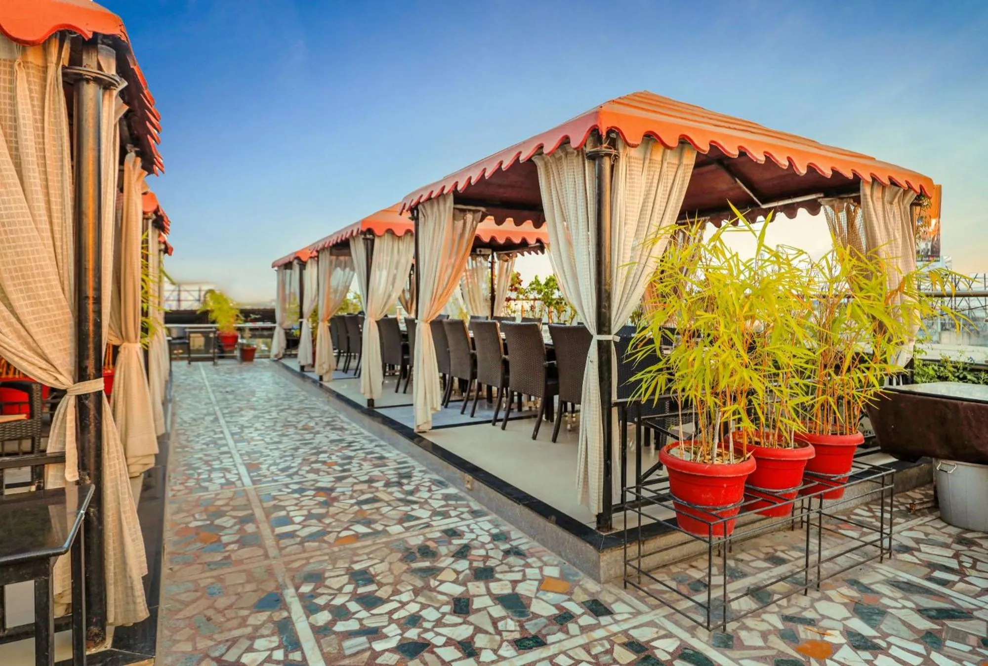 Restaurant/places to eat in Hotel Atithi, Aurangabad