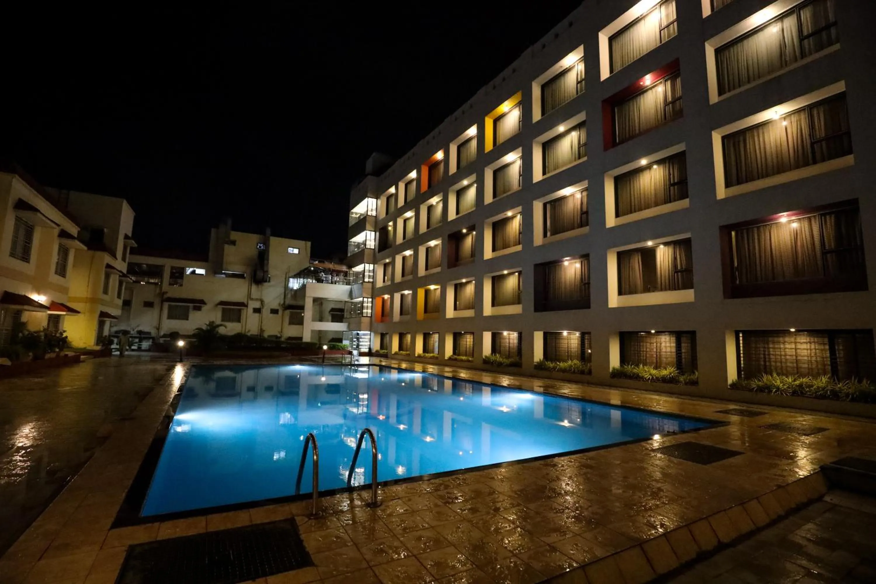 Property building in Hotel Atithi, Aurangabad