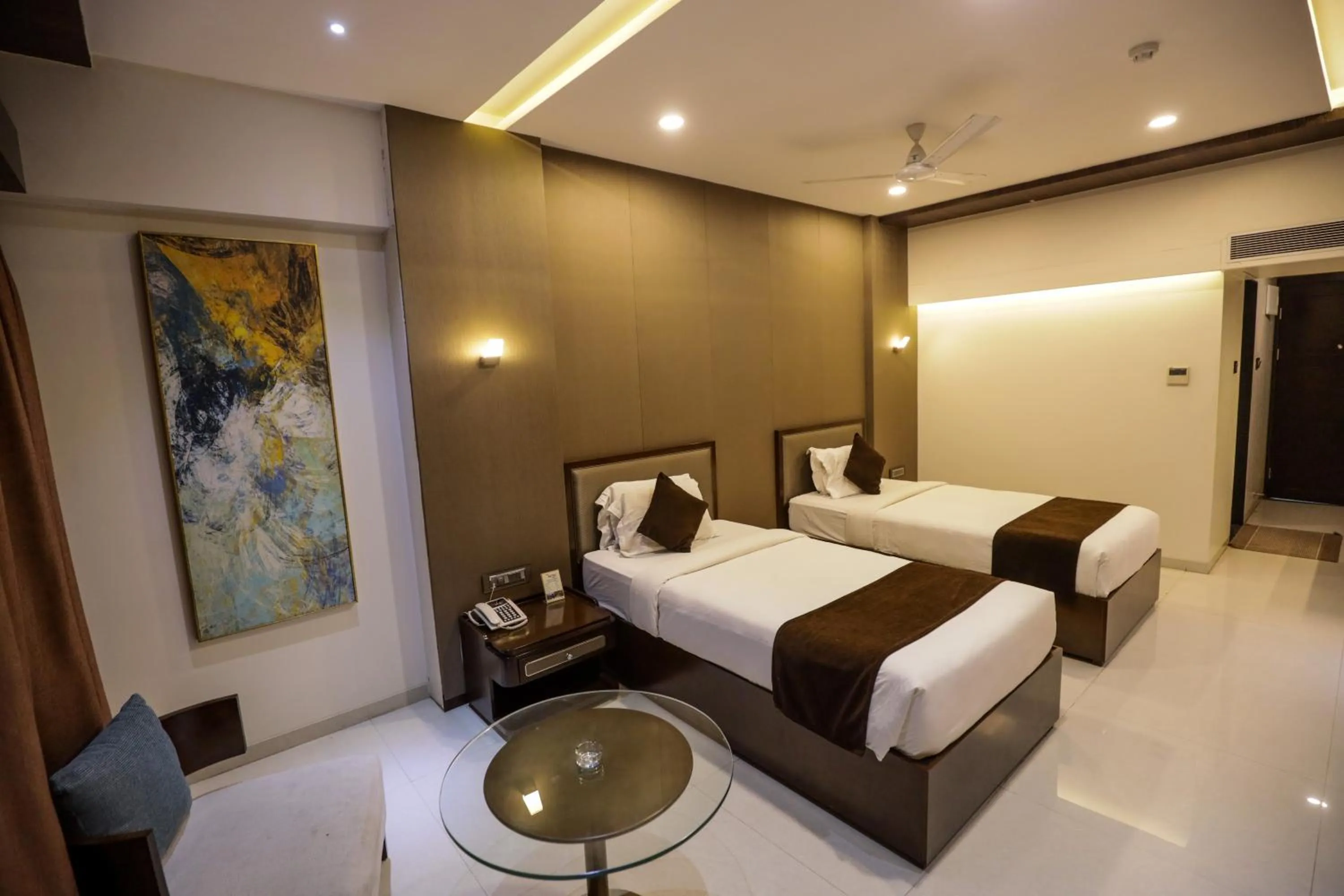 Bedroom, Bed in Hotel Atithi, Aurangabad