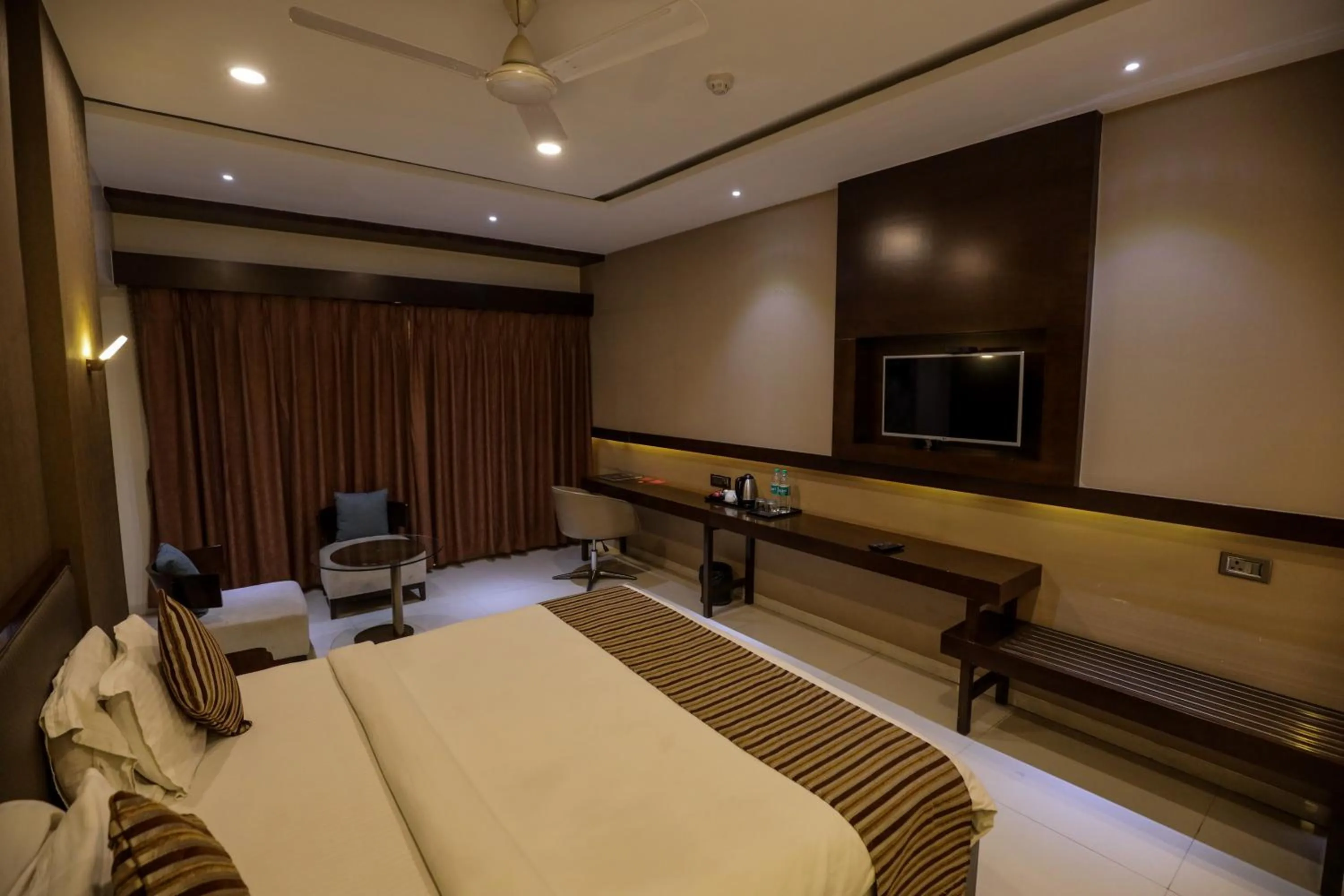 Bed in Hotel Atithi, Aurangabad
