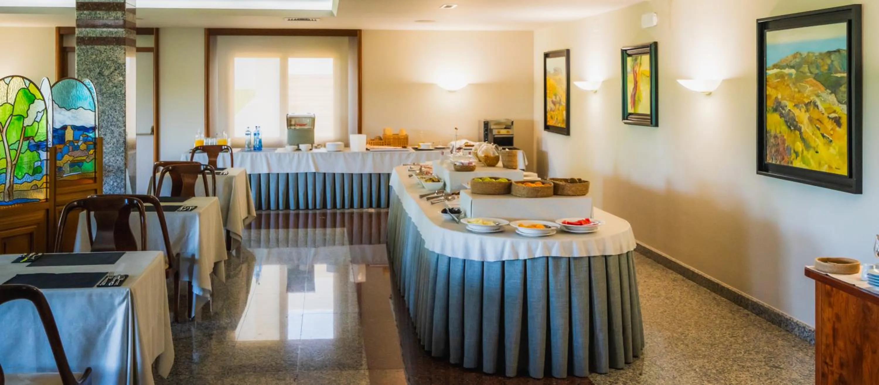 Buffet breakfast in Hotel Restaurant Bon Retorn