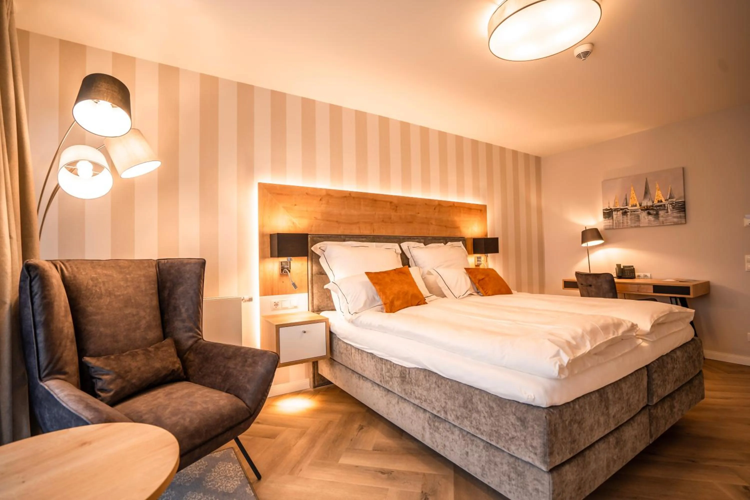 Bed in Hotel MeerZeiten inklusive externer Schwimmbad- & Saunanutzung