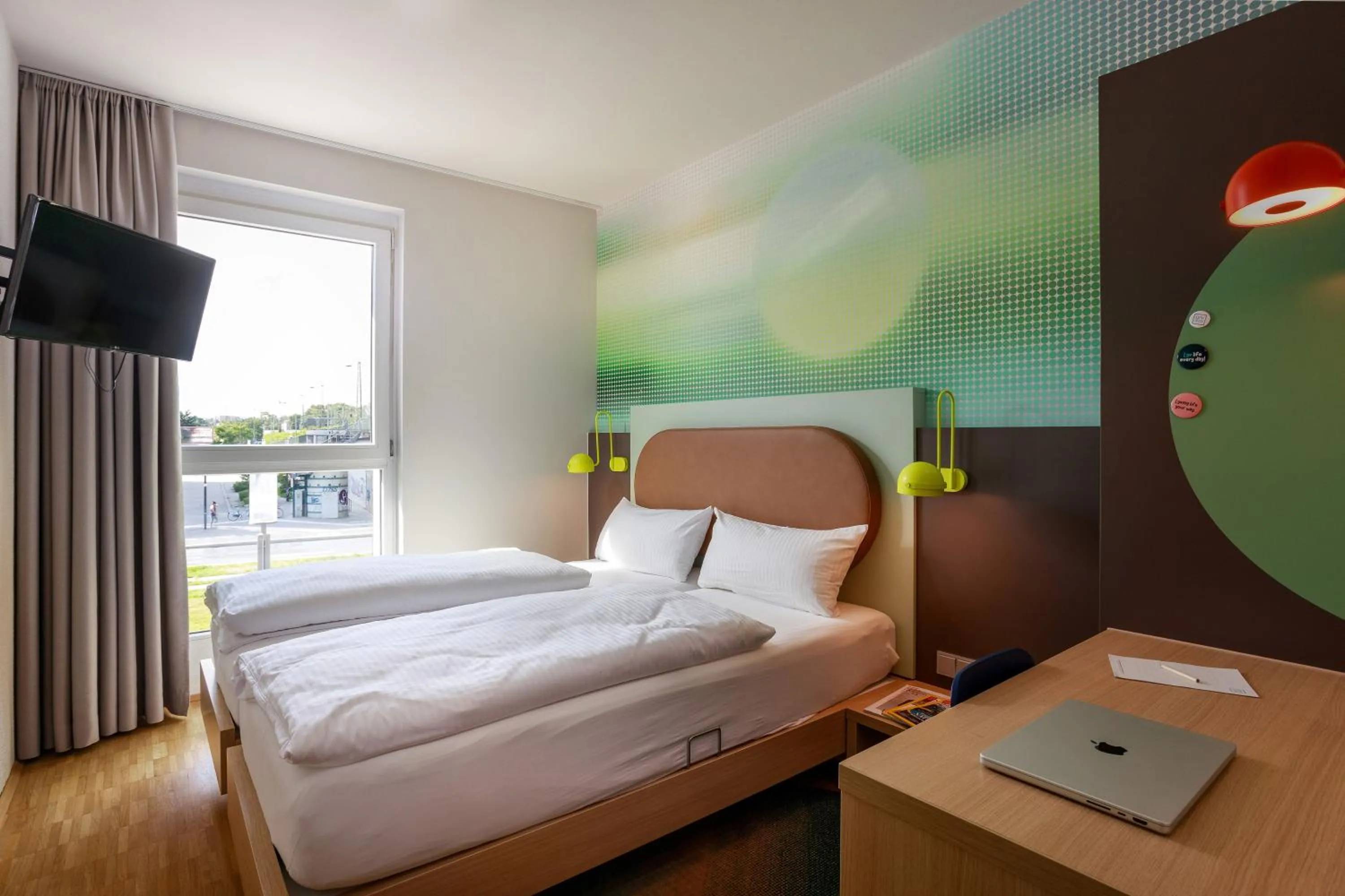 Photo of the whole room, Bed in LyvInn Hotel Frankfurt