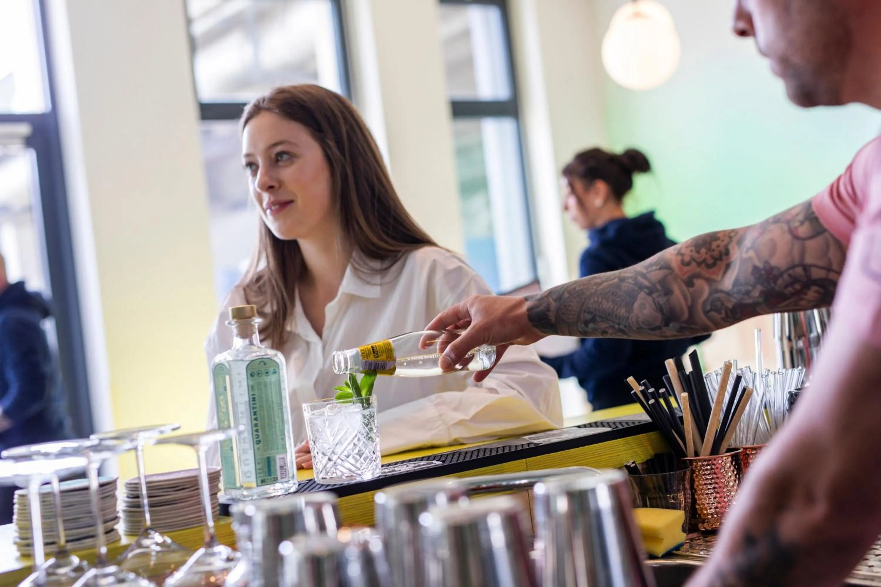 Lounge or bar in LyvInn Hotel Frankfurt