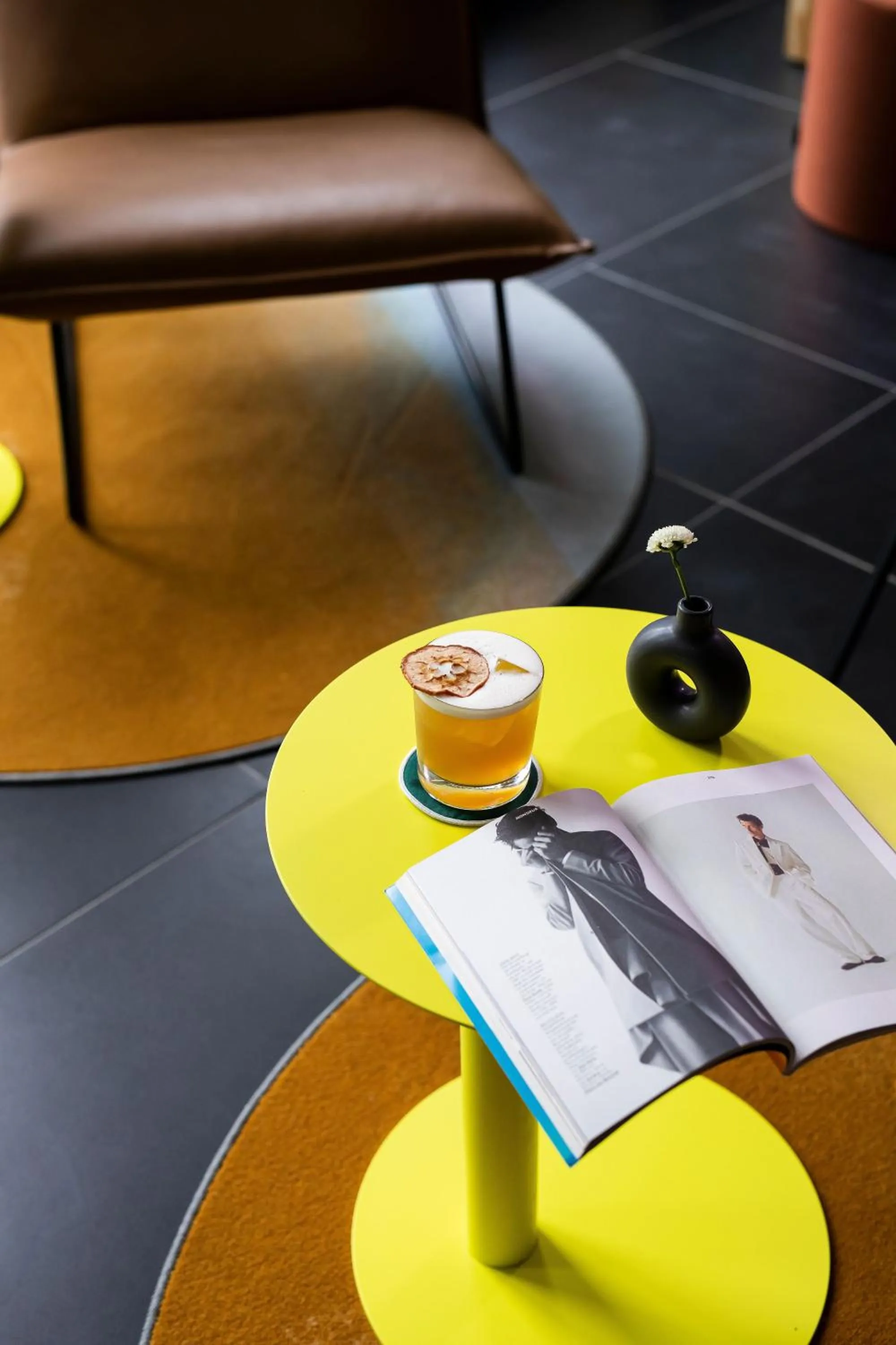 Lounge or bar in LyvInn Hotel Frankfurt