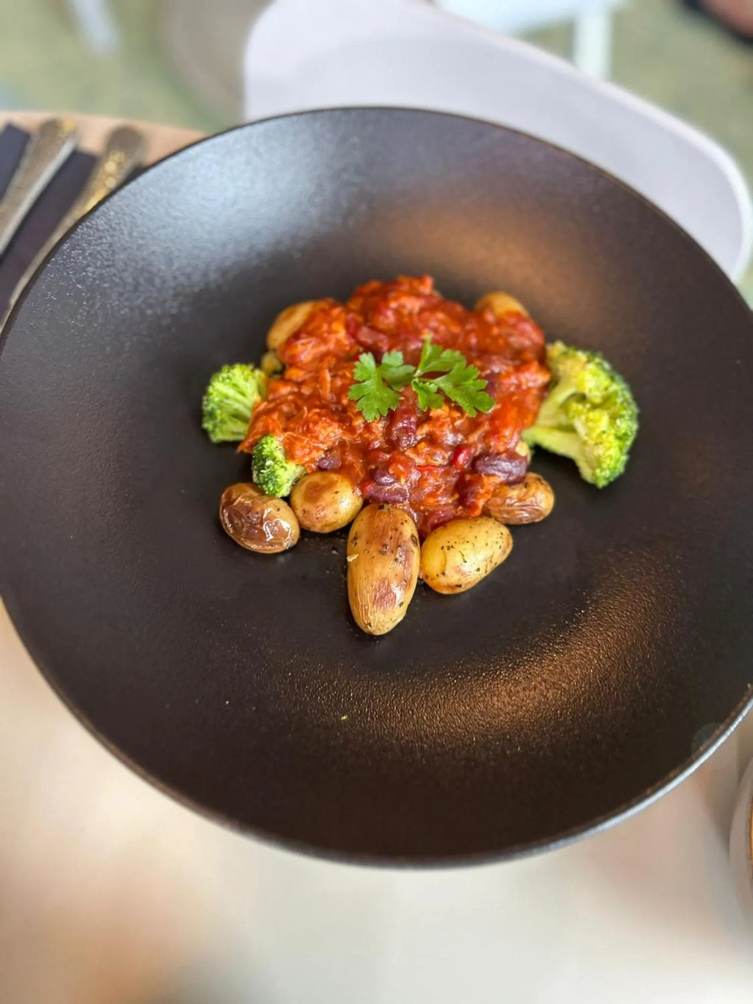 Restaurant/places to eat in LyvInn Hotel Frankfurt