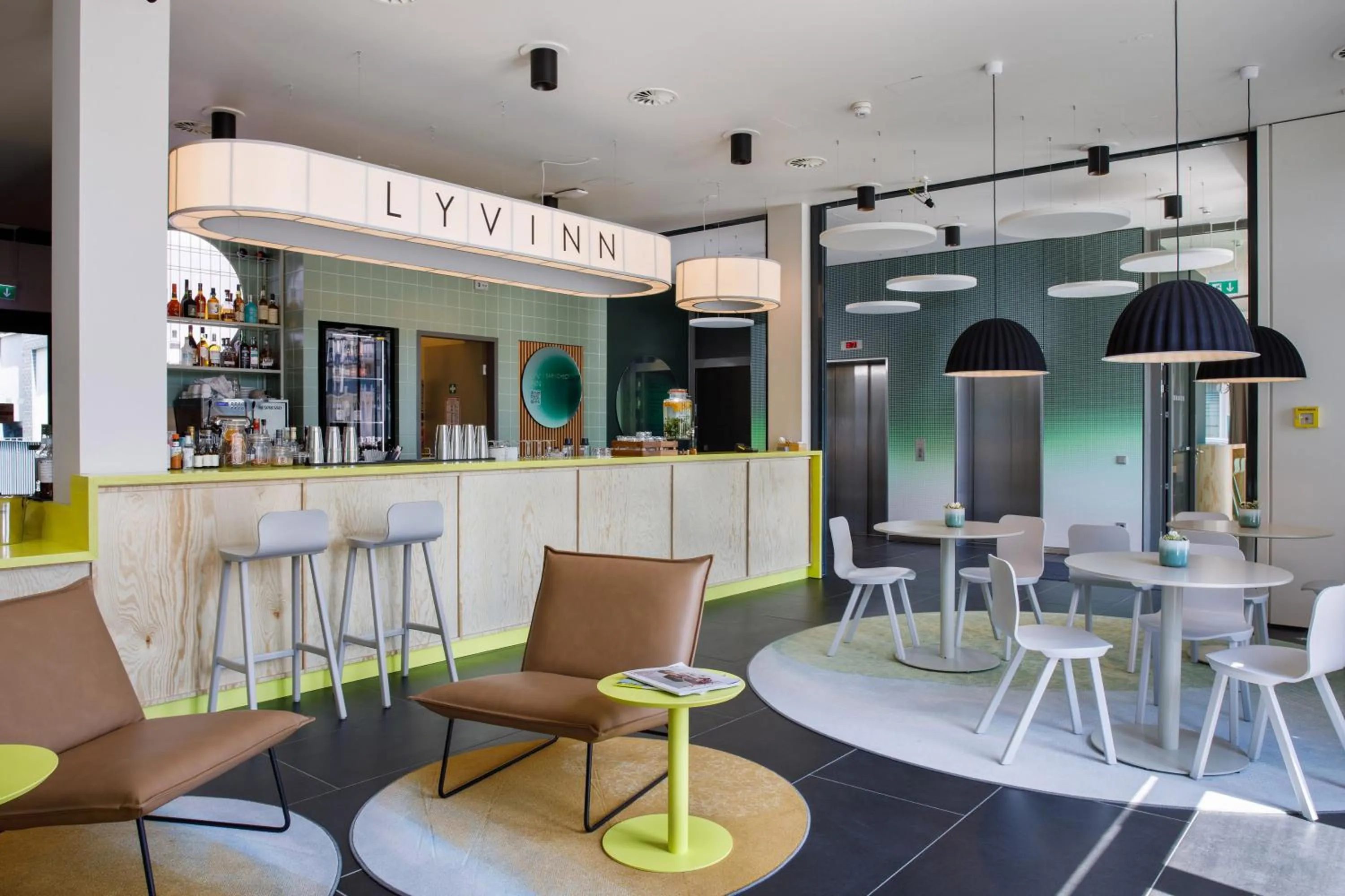 Lounge or bar in LyvInn Hotel Frankfurt