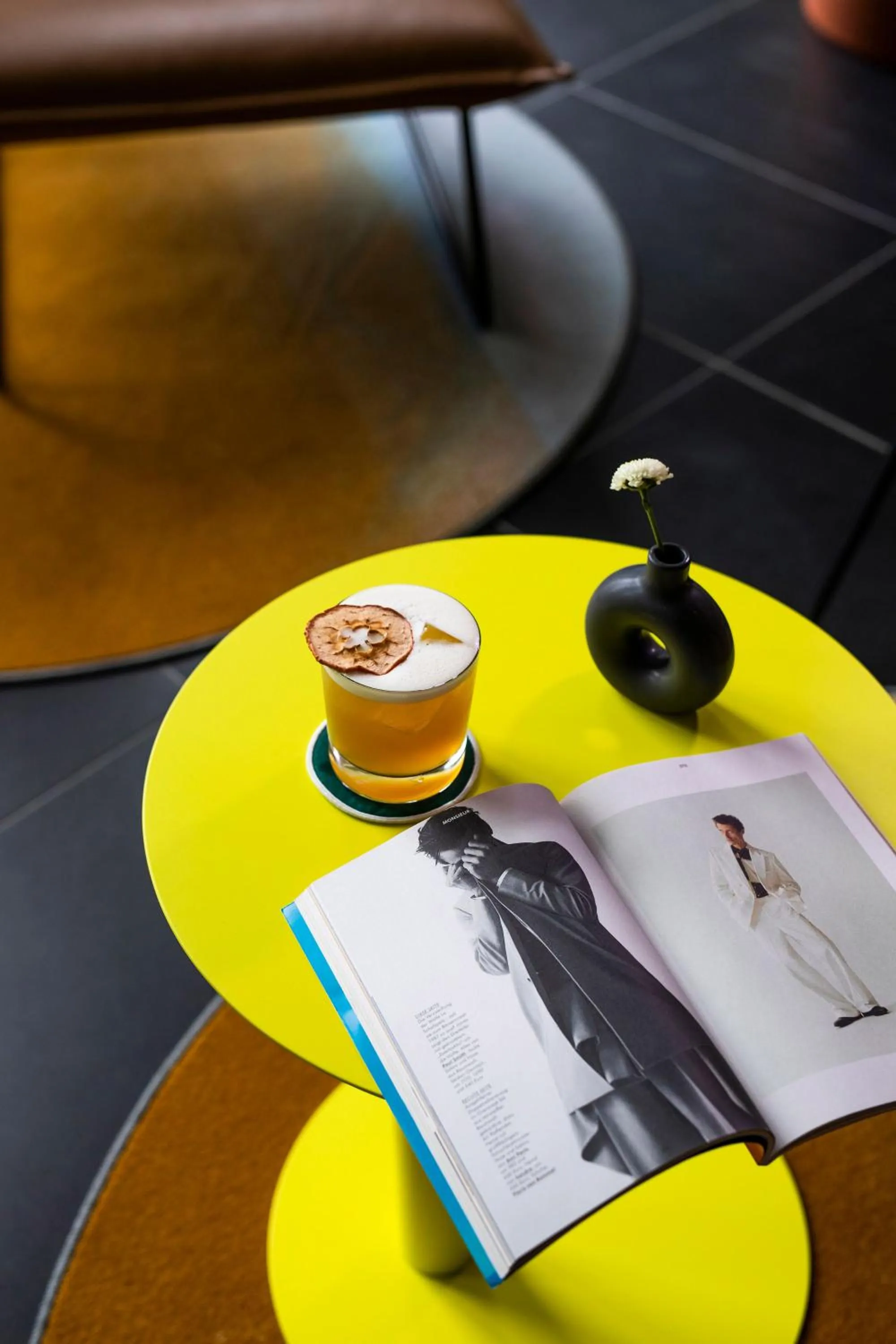 Lounge or bar in LyvInn Hotel Frankfurt