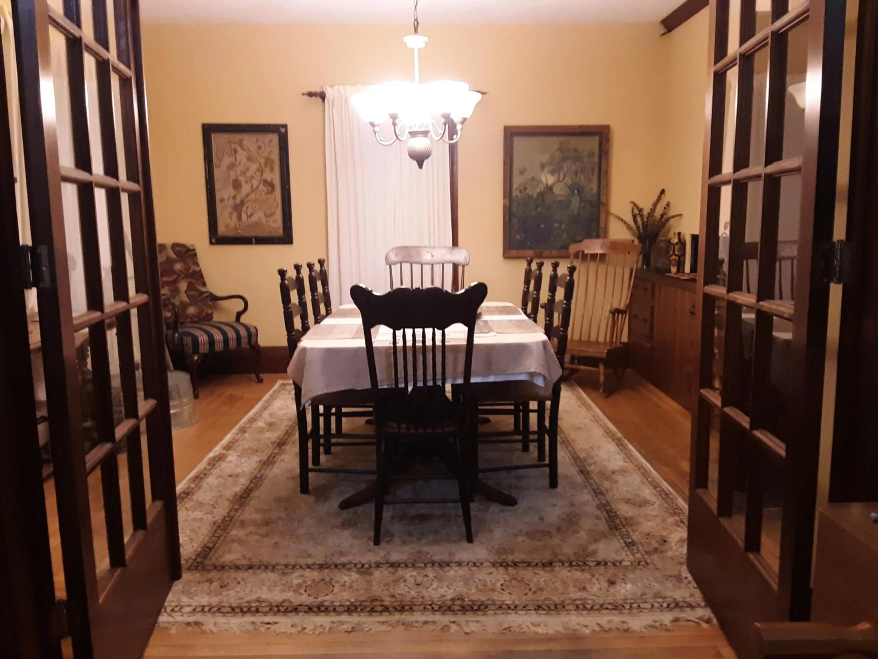 Dining area in Terrapin Hostel